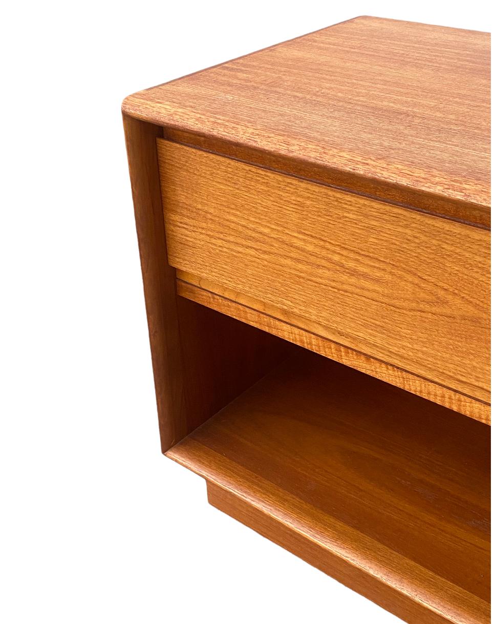 Danish Modern Nightstands in Teak For Sale 6