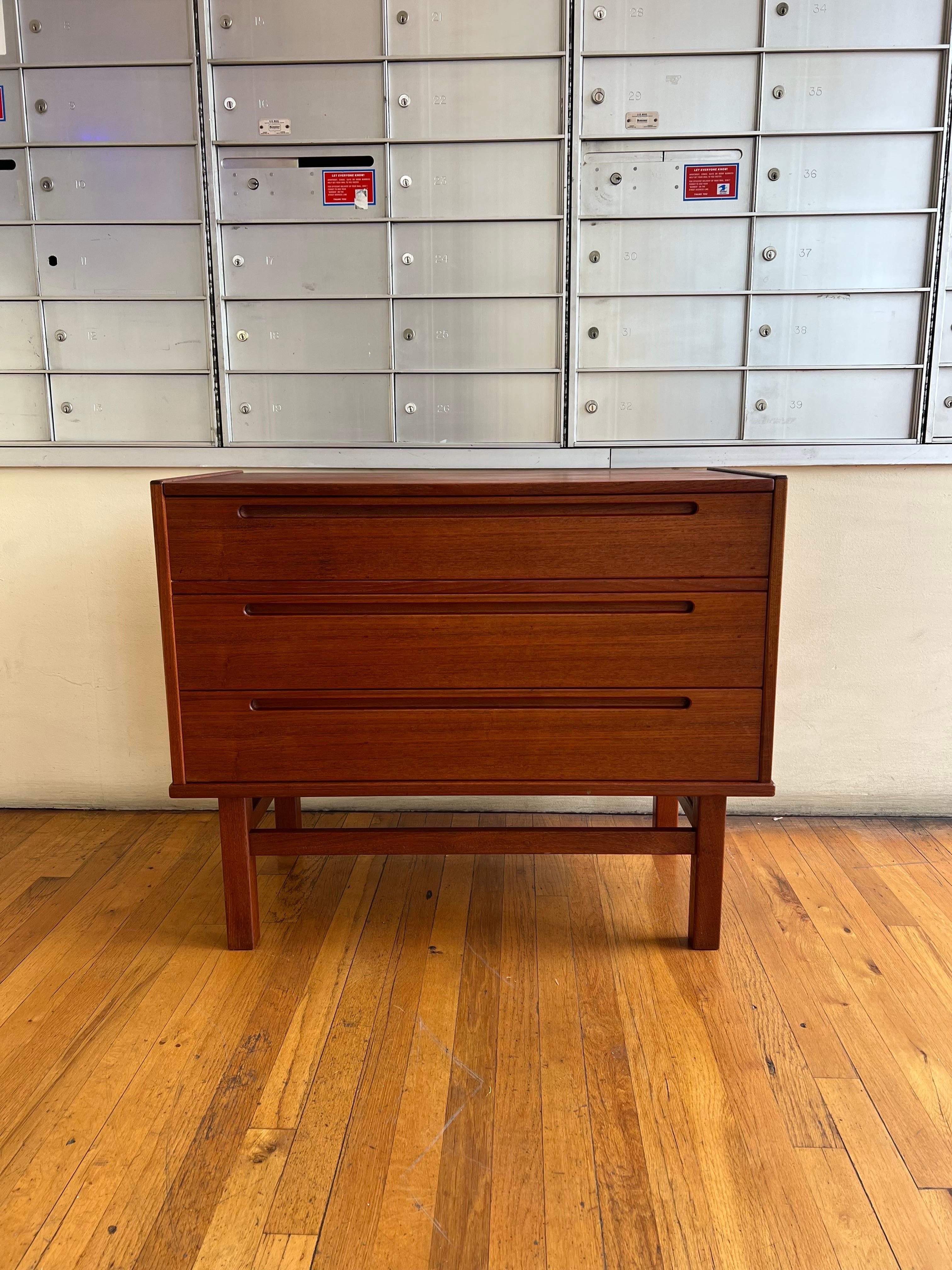 Danish Modern Nils Jonsson Rare Teak Dressing Table Vanity 4