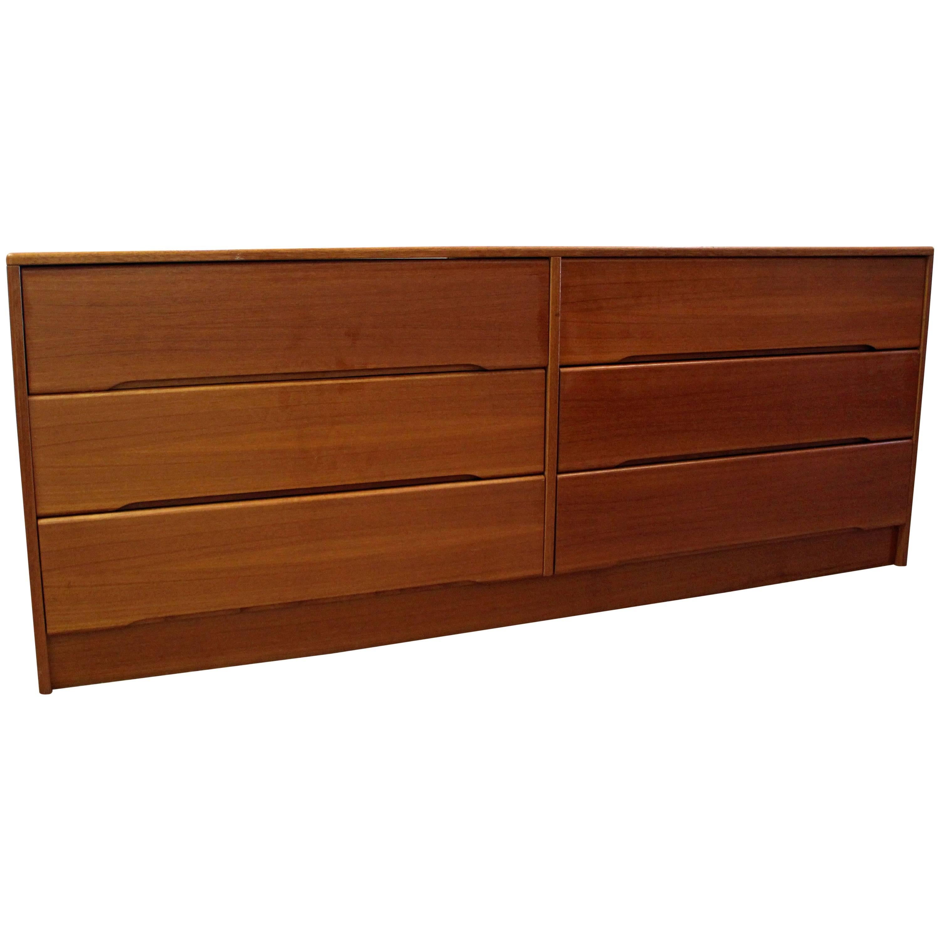 Danish Modern Nordisk Andels Eksport Teak Dresser Credenza
