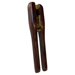 Schiaccianoci moderno danese in palissandro e ottone, anni '60