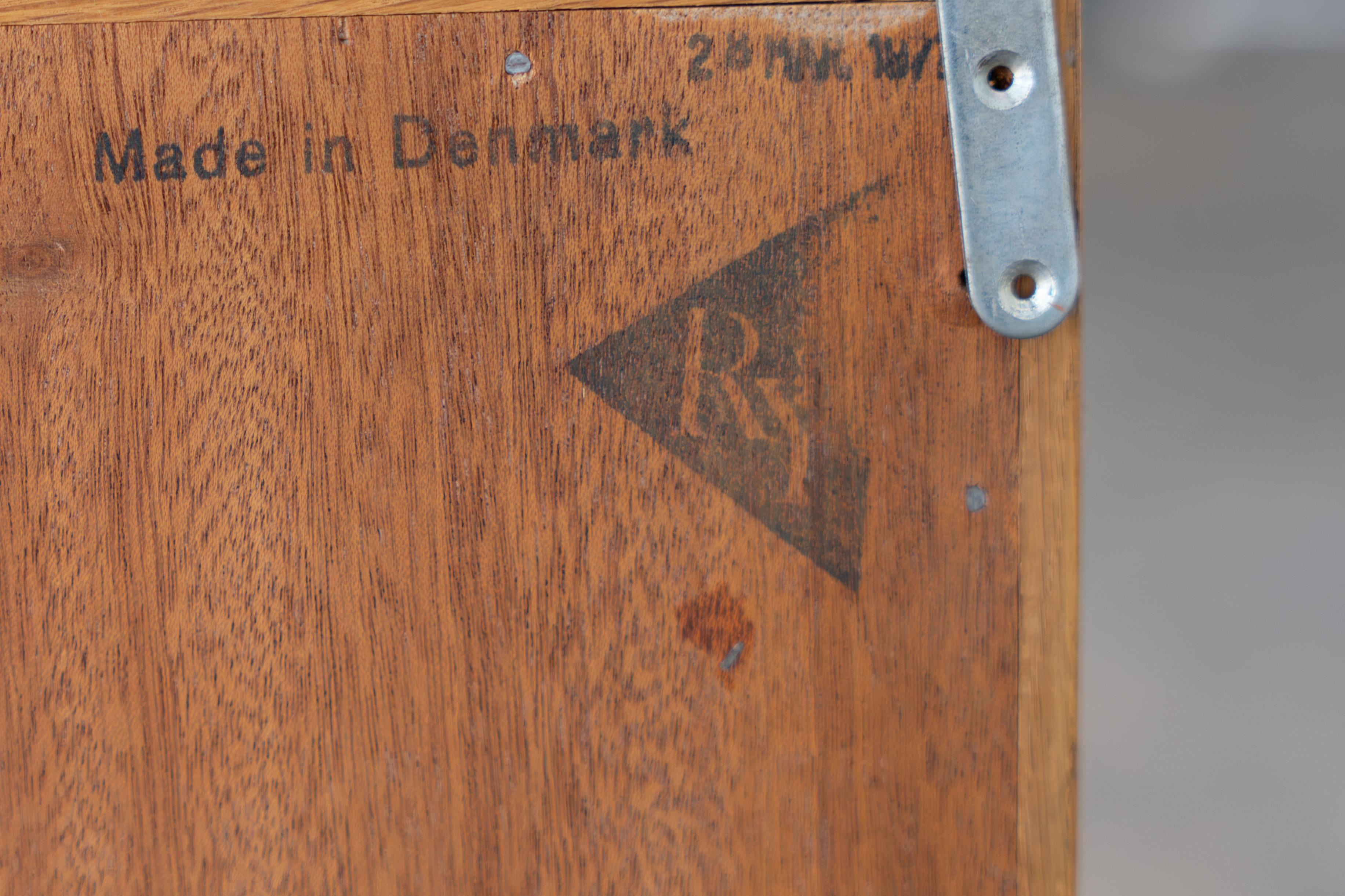 Armadio moderno danese in Oak e rattan di Hans J. Wegner Ry Mobler, anni '60 in vendita 8