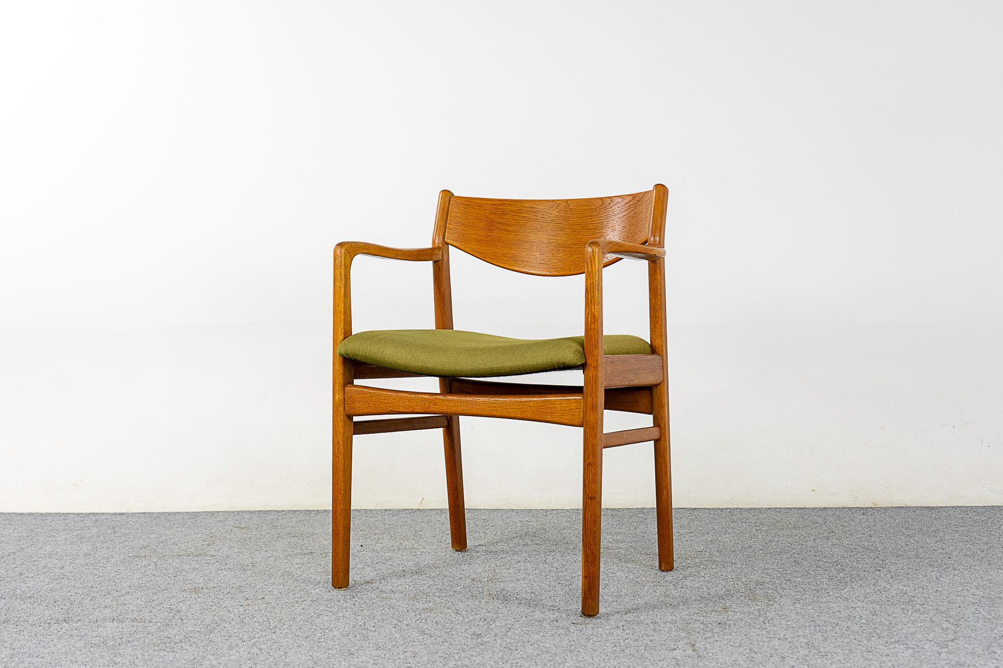 Oak mid-century armchair, circa 1960's. Beautifully sculpted frame with lovely lines. Comfort, without an imposing footprint!

Please inquire for remote and international shipping rates.