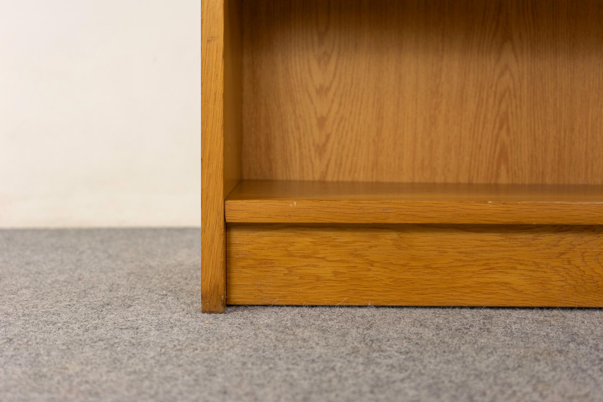 Scandinavo moderno Libreria moderna danese in Oak in vendita