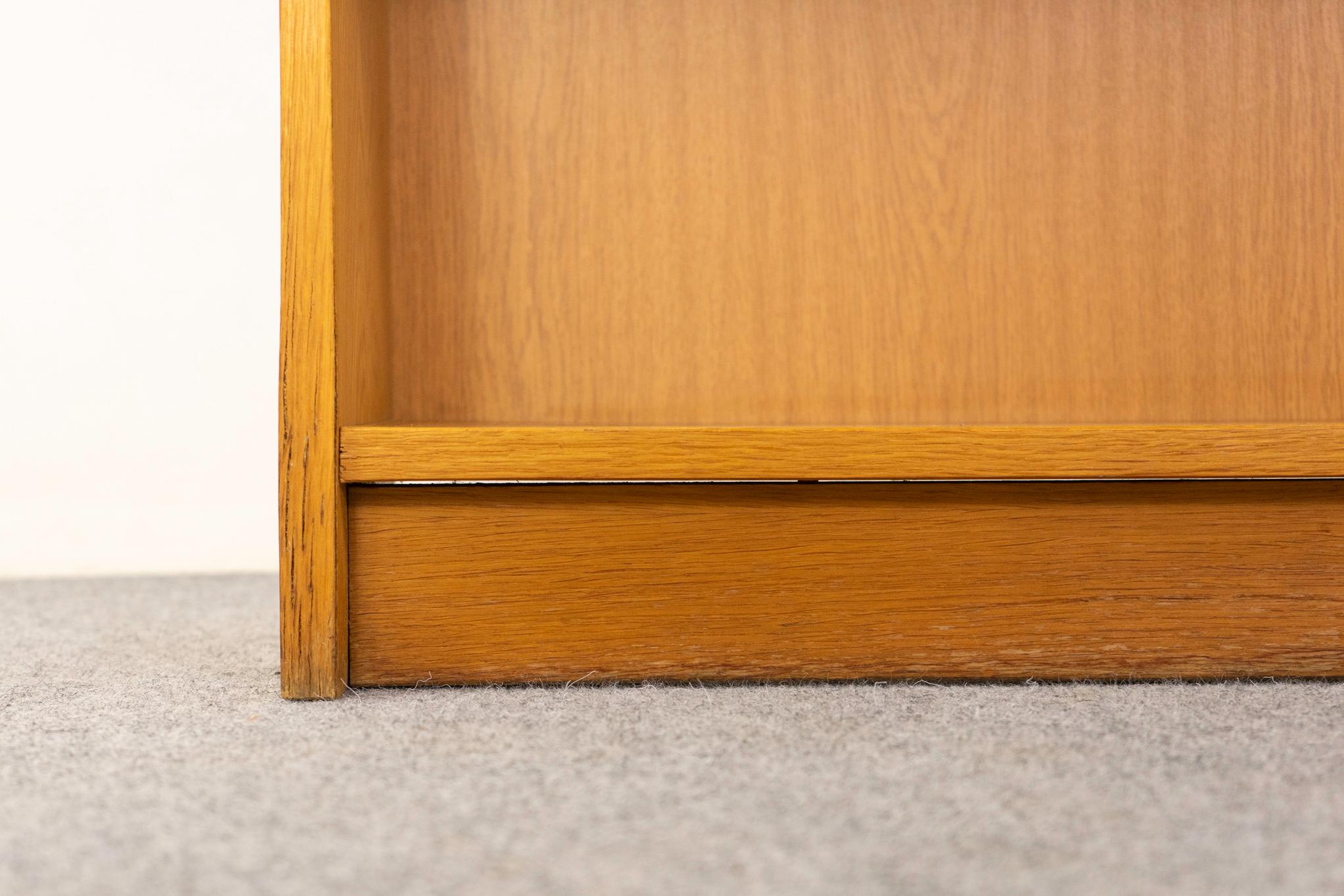 Scandinavo moderno Libreria moderna danese in Oak in vendita