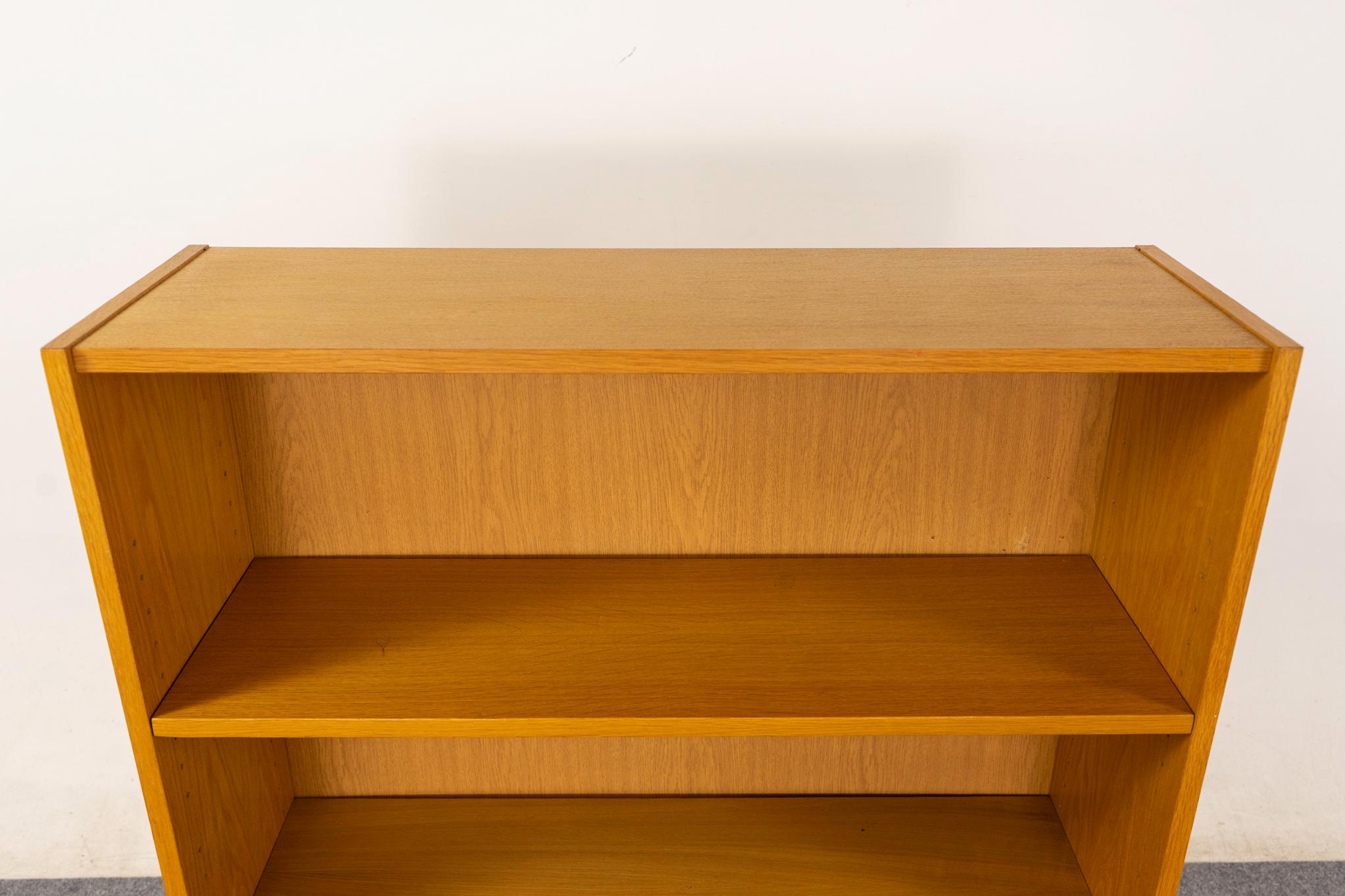 Libreria moderna danese in Oak In condizioni buone in vendita a VANCOUVER, CA