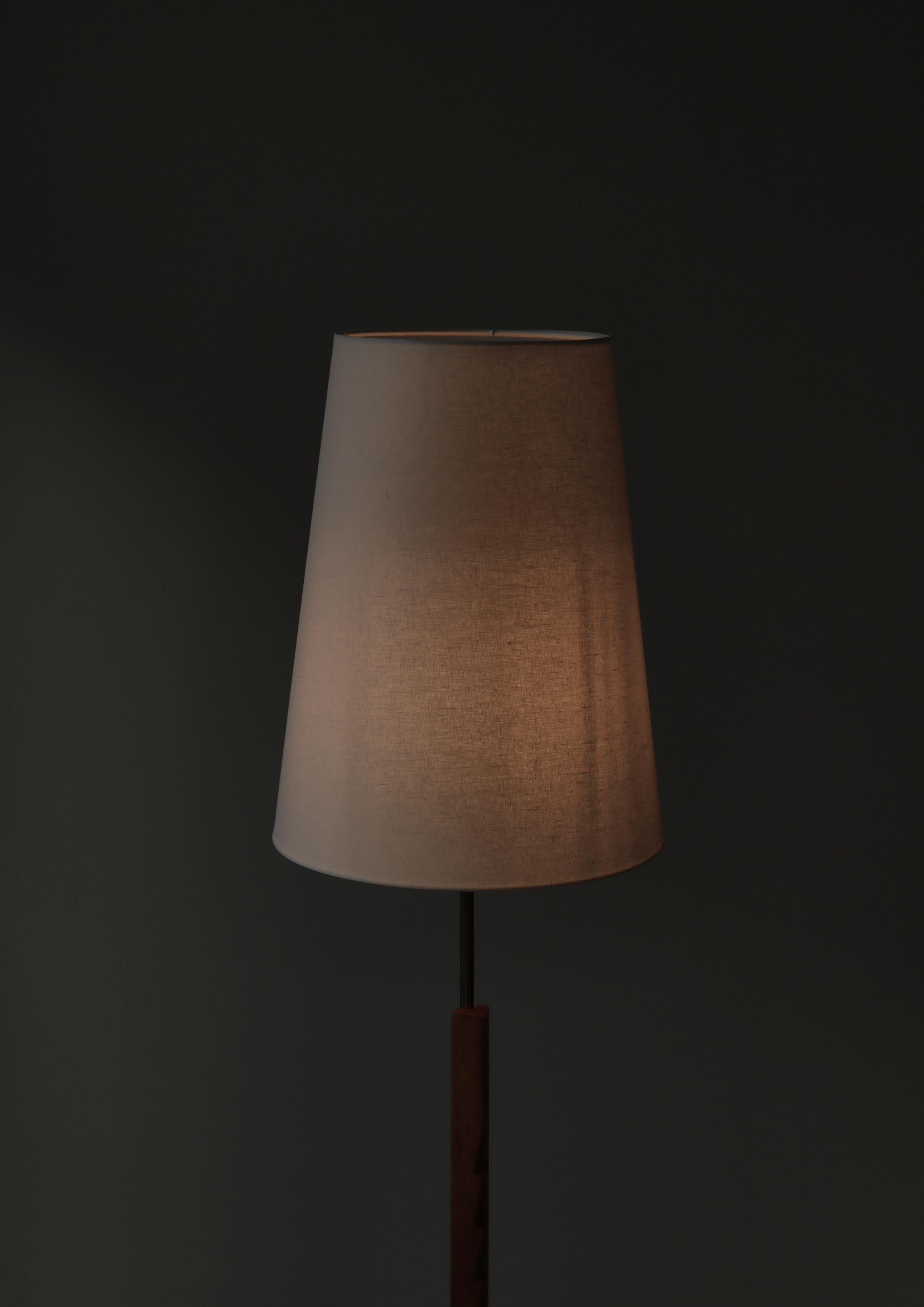 Danish Modern Oak & Brass Adjustable Floor Lamp by Holm Sørensen, 1960s For Sale 6