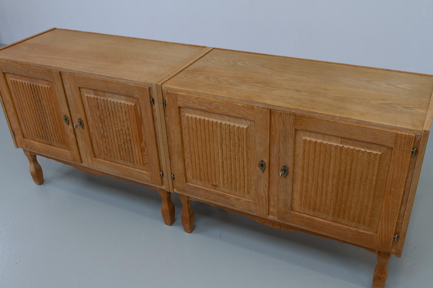 Dänische Modern Oak Schränke von Kjærnulf, 1960er Jahre. Satz von 2. im Angebot 6
