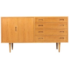 Crédence en chêne de style moderne danois par Carlo Jensen pour Hundevad & Co.