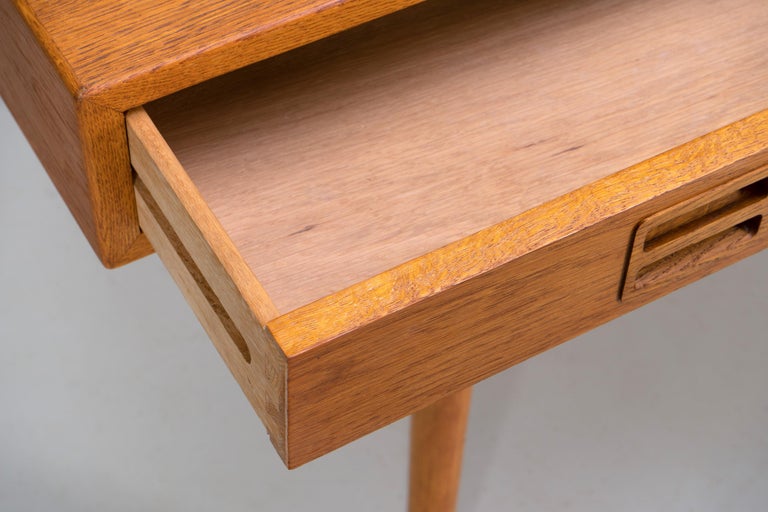Danish Modern Oak Desk by Nanna Ditzel for Søren Willardsen For Sale 6