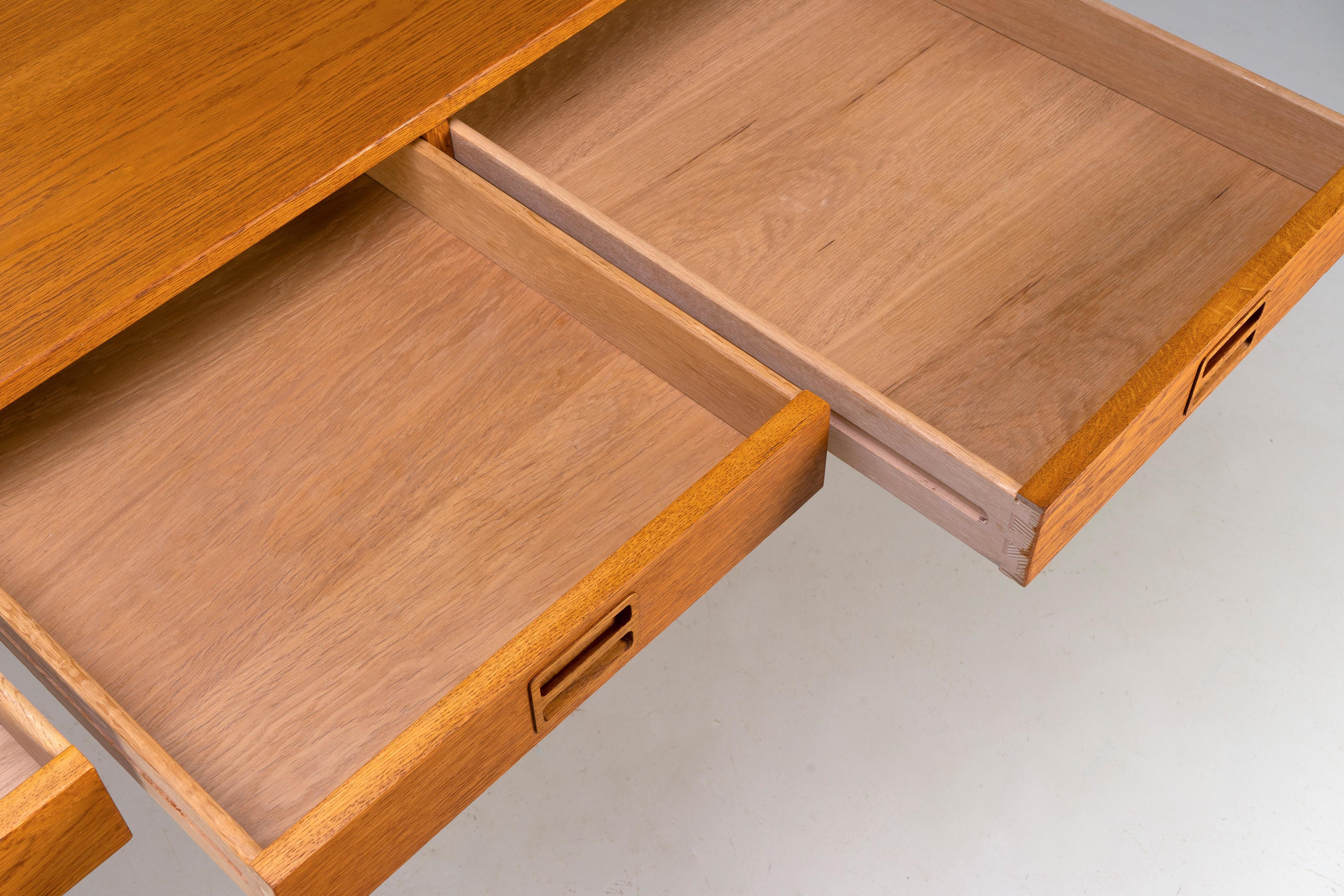 Danish Modern Oak Desk by Nanna Ditzel for Søren Willardsen 10
