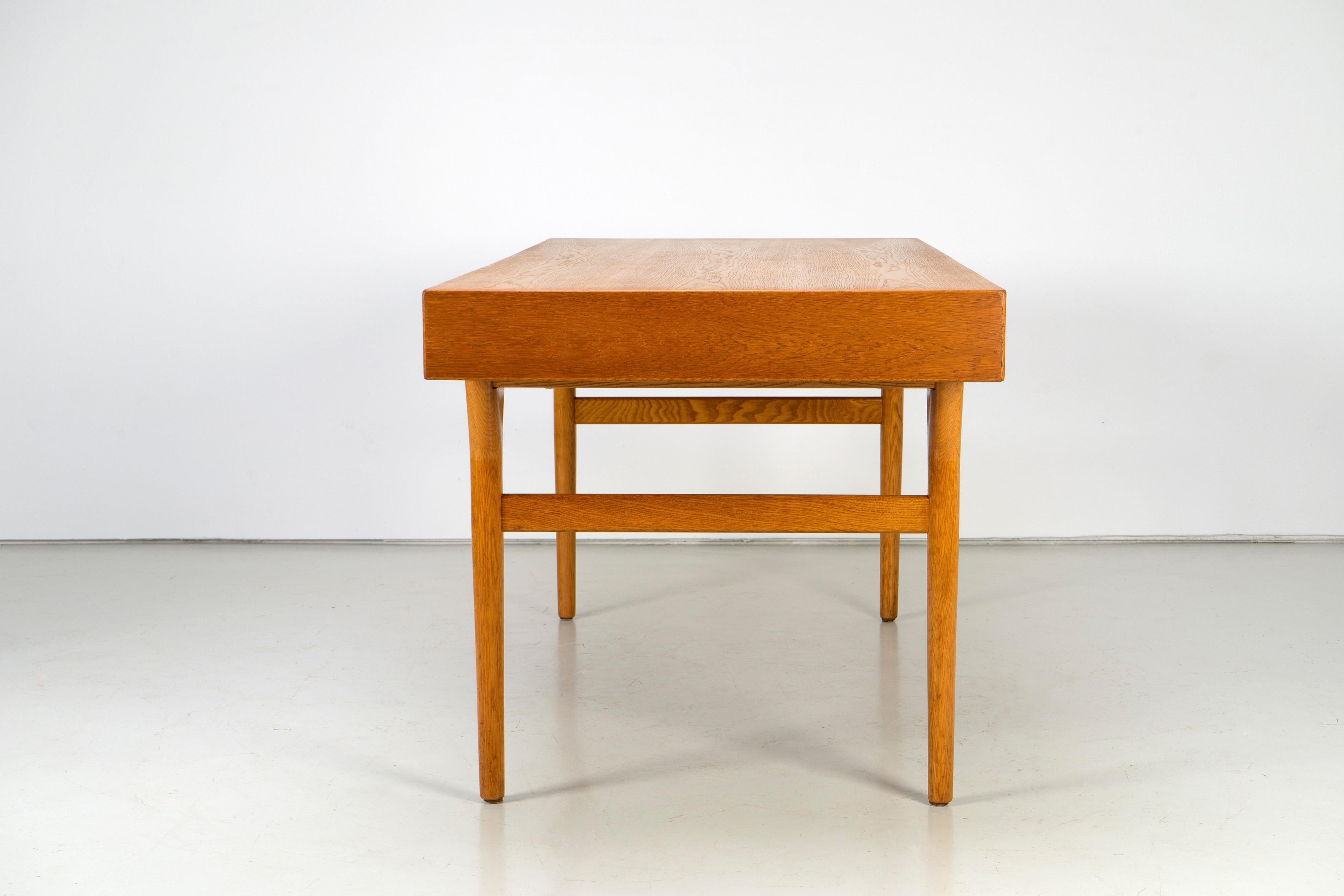 Danish Modern Oak Desk by Nanna Ditzel for Søren Willardsen 12