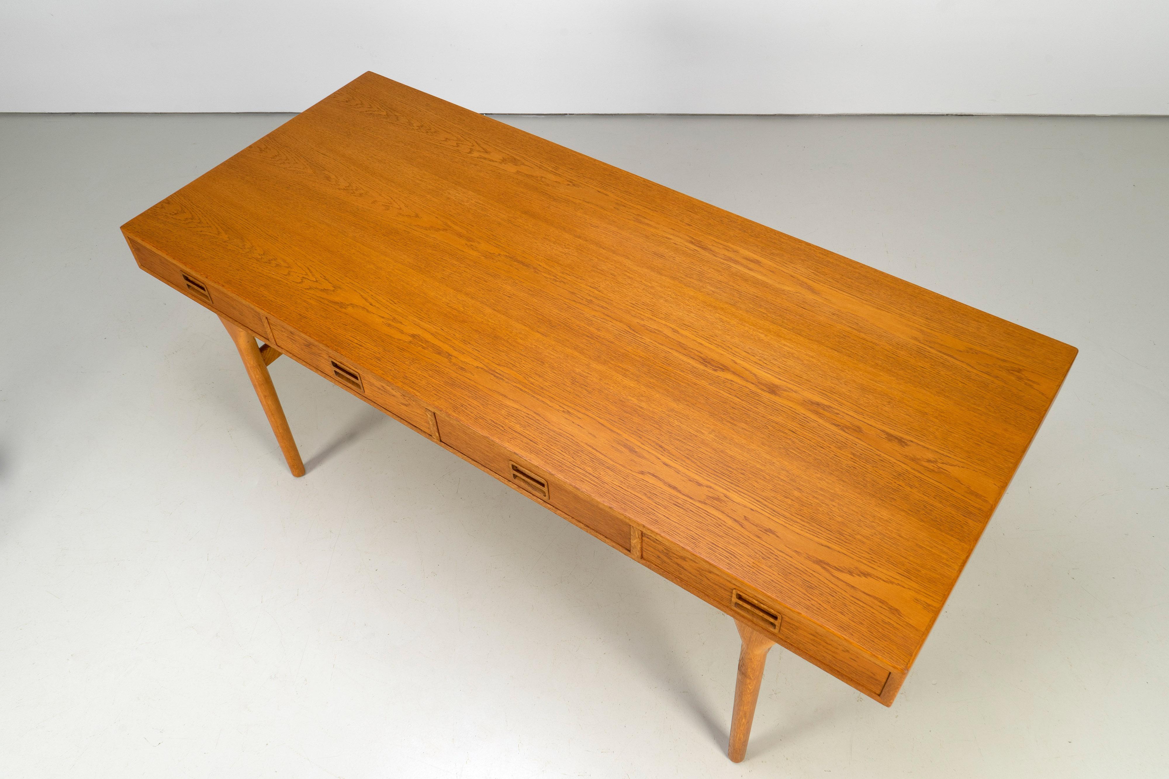 Danish Modern Oak Desk by Nanna Ditzel for Søren Willardsen 3