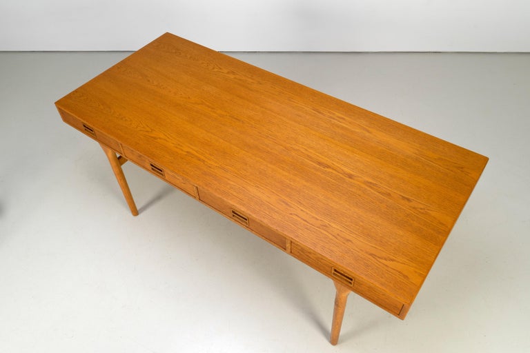 Danish Modern Oak Desk by Nanna Ditzel for Søren Willardsen For Sale 1