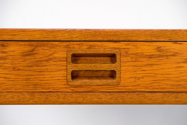 Danish Modern Oak Desk by Nanna Ditzel for Søren Willardsen For Sale 4