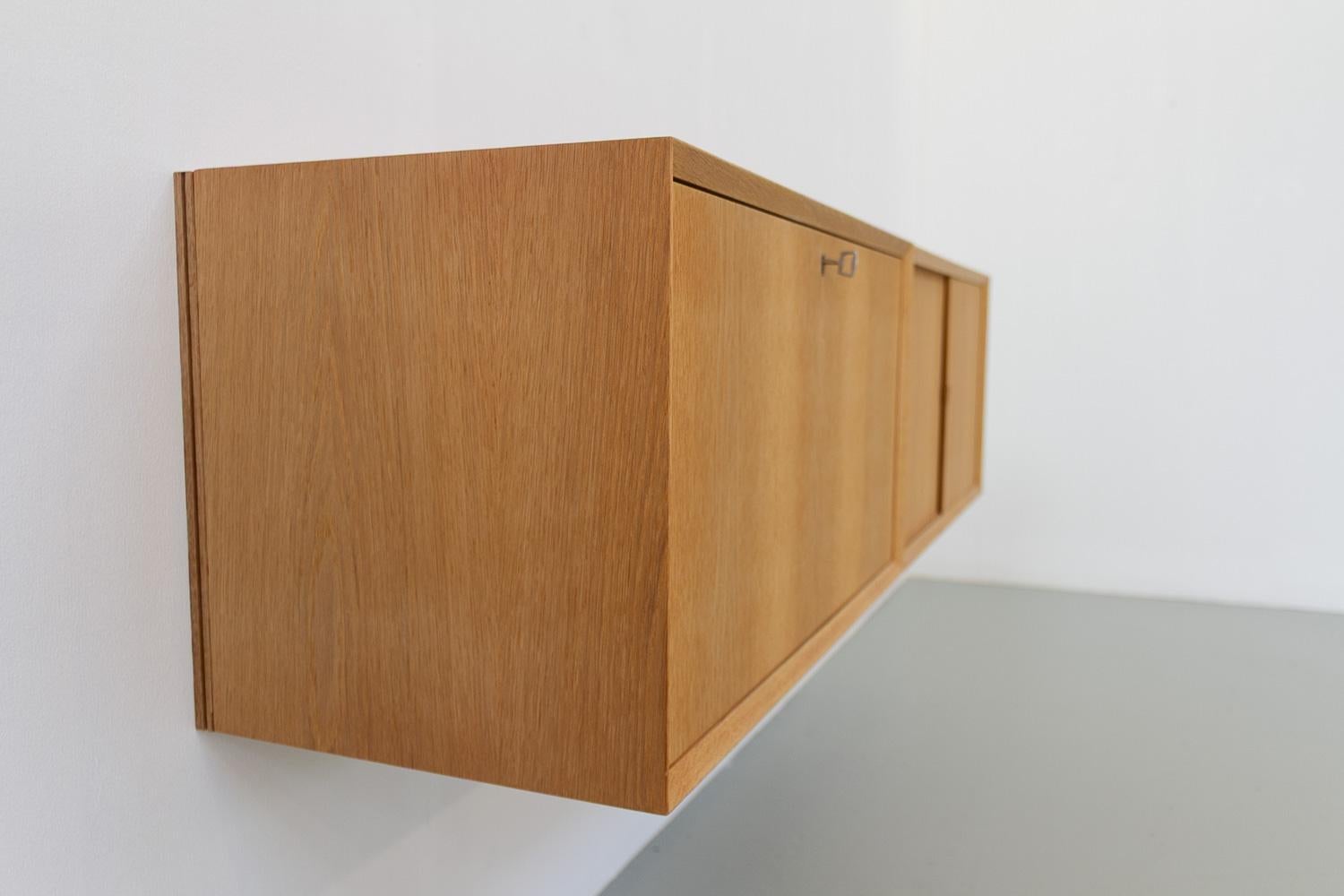 Danish Modern Oak Floating Sideboard by Poul Cadovius for Cado 1960s. For Sale 5