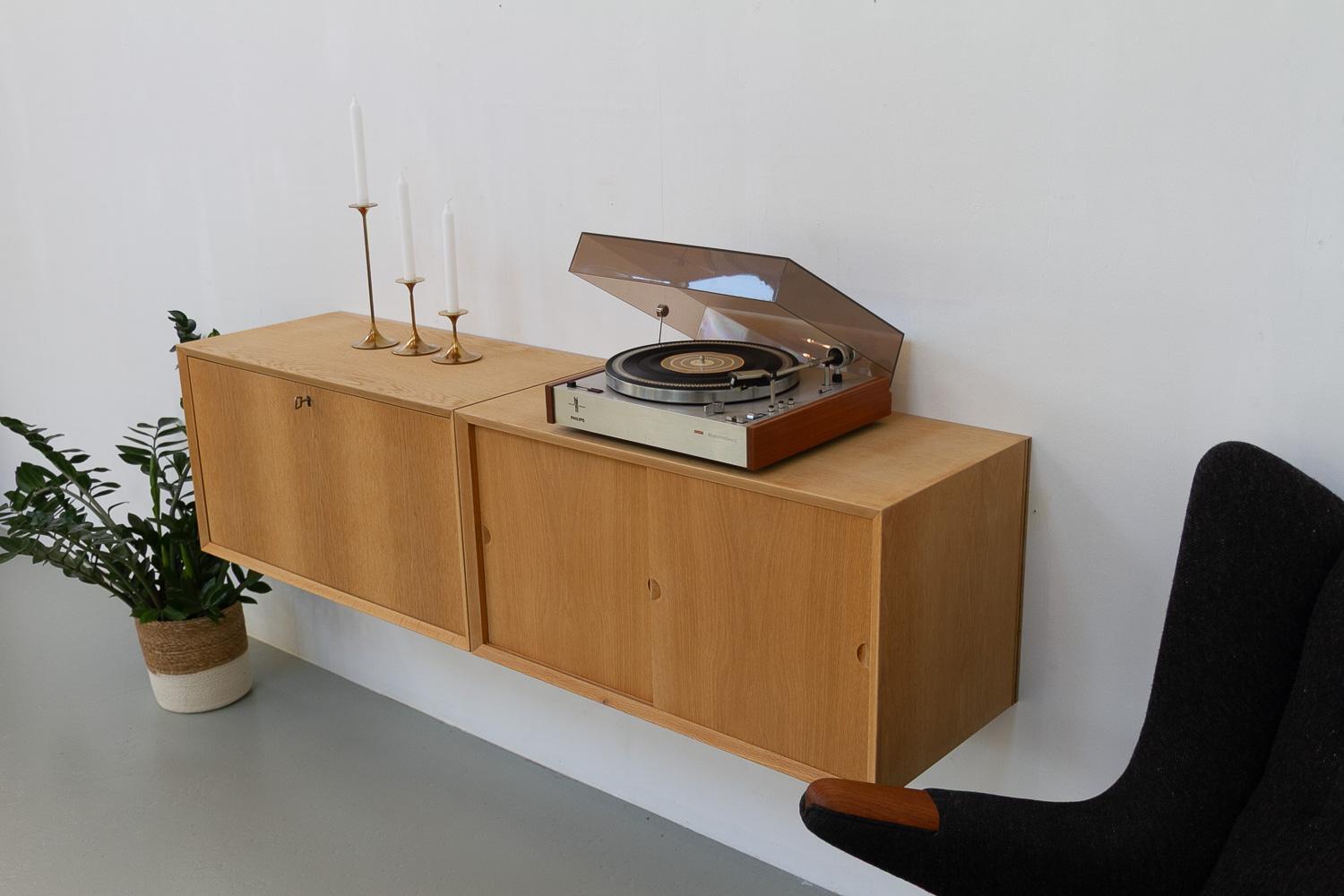 Danish Modern Oak Floating Sideboard by Poul Cadovius for Cado 1960s. For Sale 7
