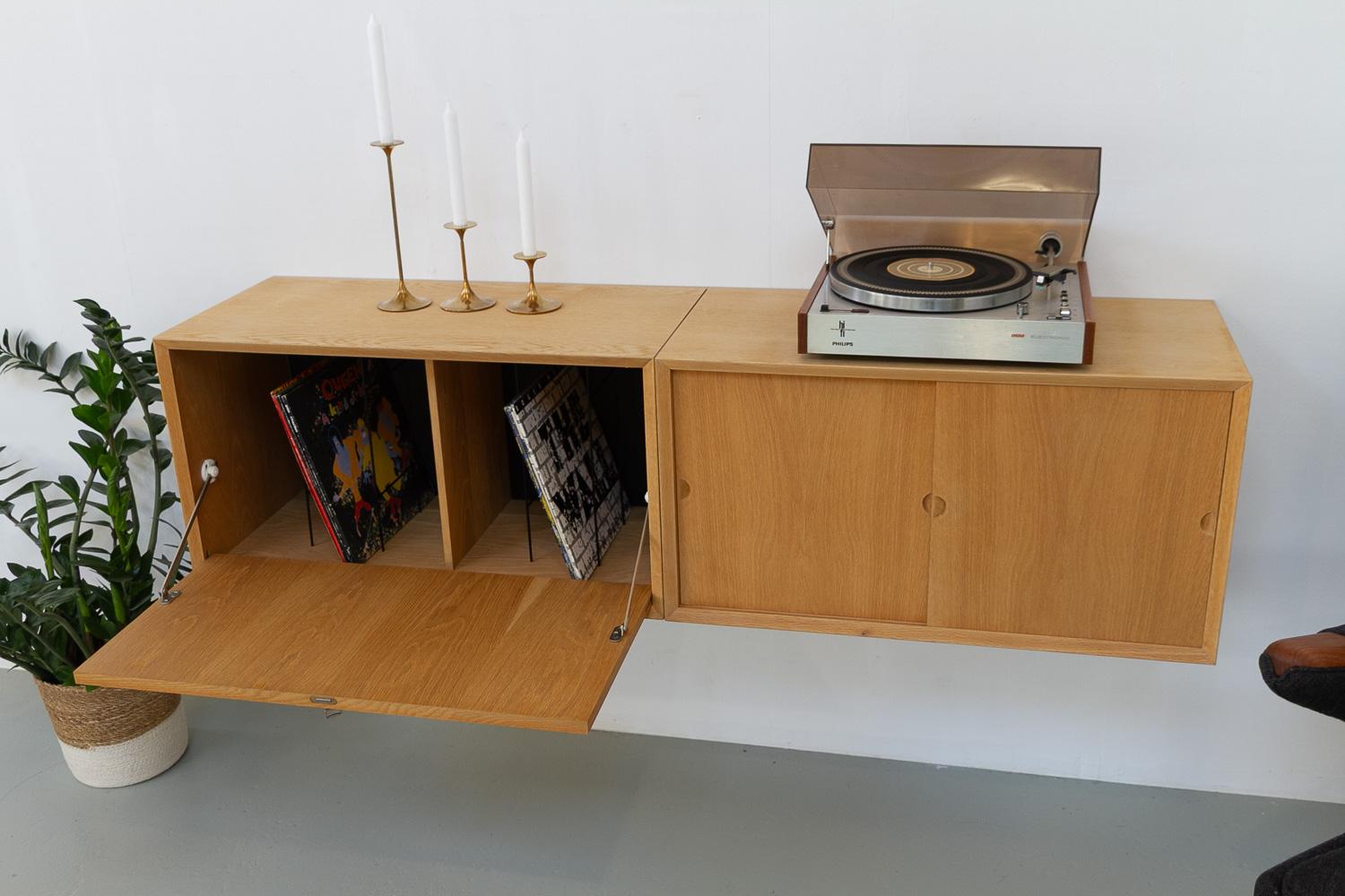Danish Modern Oak Floating Sideboard by Poul Cadovius for Cado 1960s. For Sale 8
