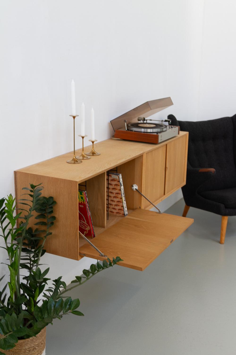 Danish Modern Oak Floating Sideboard by Poul Cadovius for Cado 1960s. For Sale 9