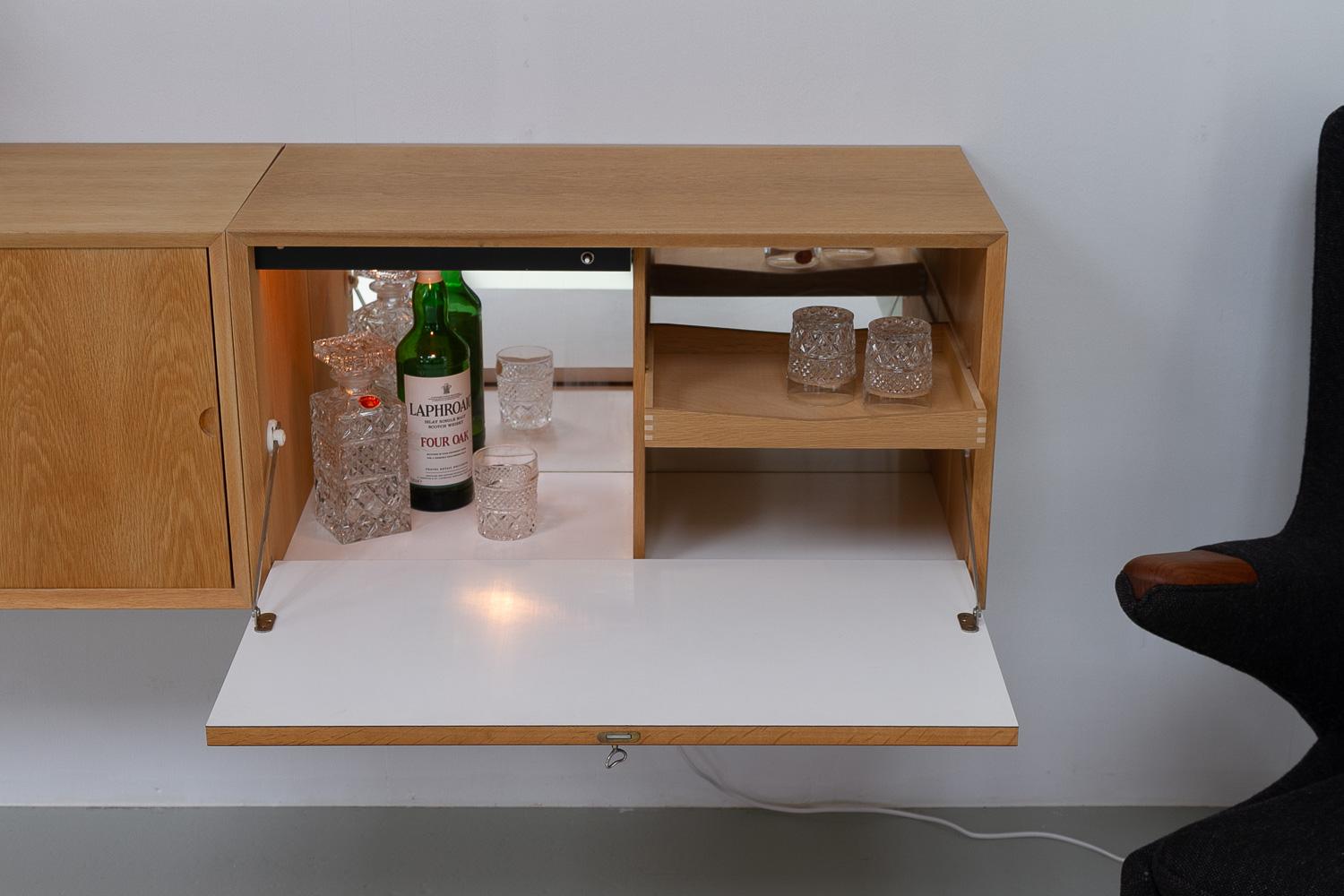 Danish Modern Oak Floating Sideboard by Poul Cadovius for Cado 1960s. For Sale 10