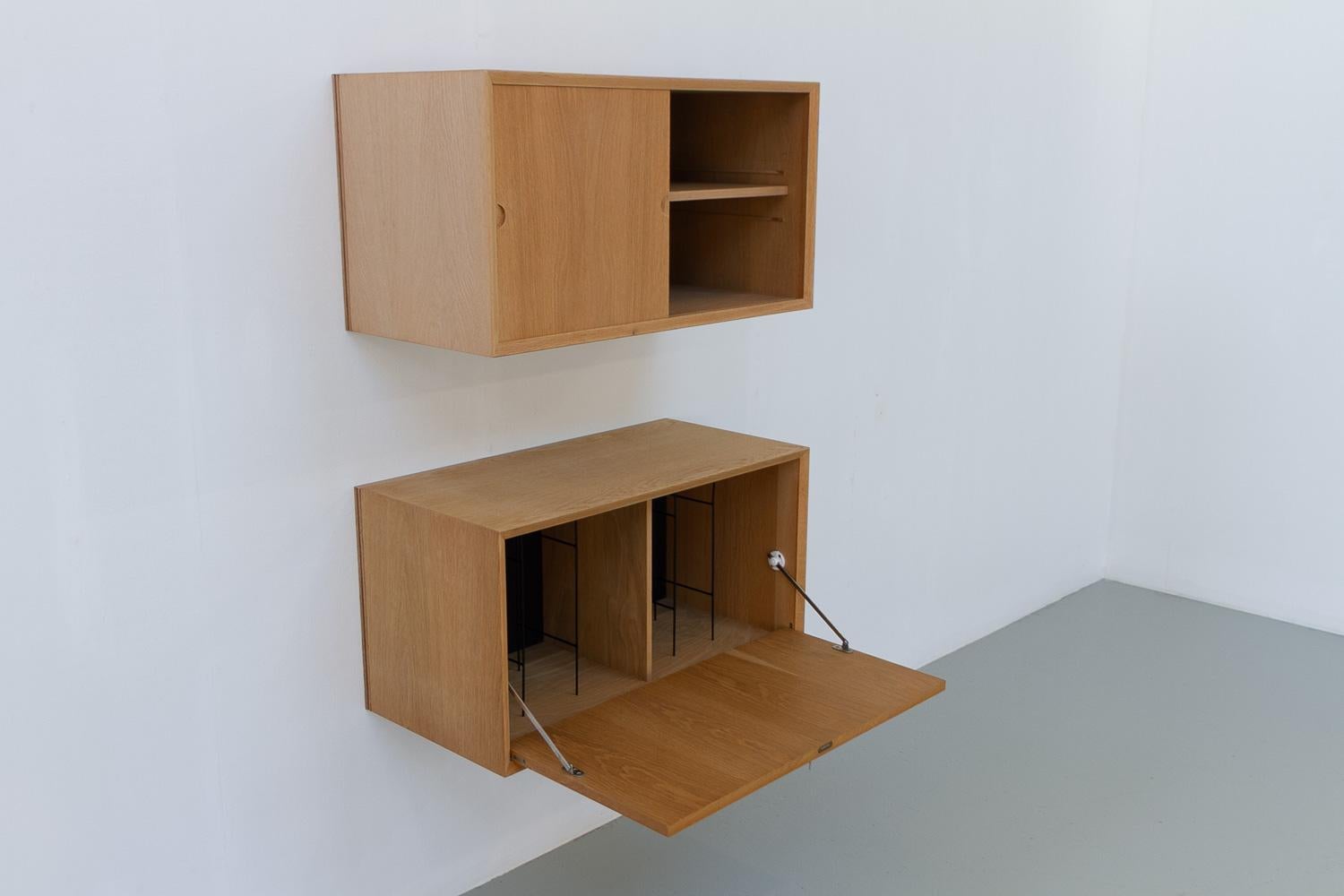 Danish Modern Oak Floating Sideboard by Poul Cadovius for Cado 1960s. For Sale 14