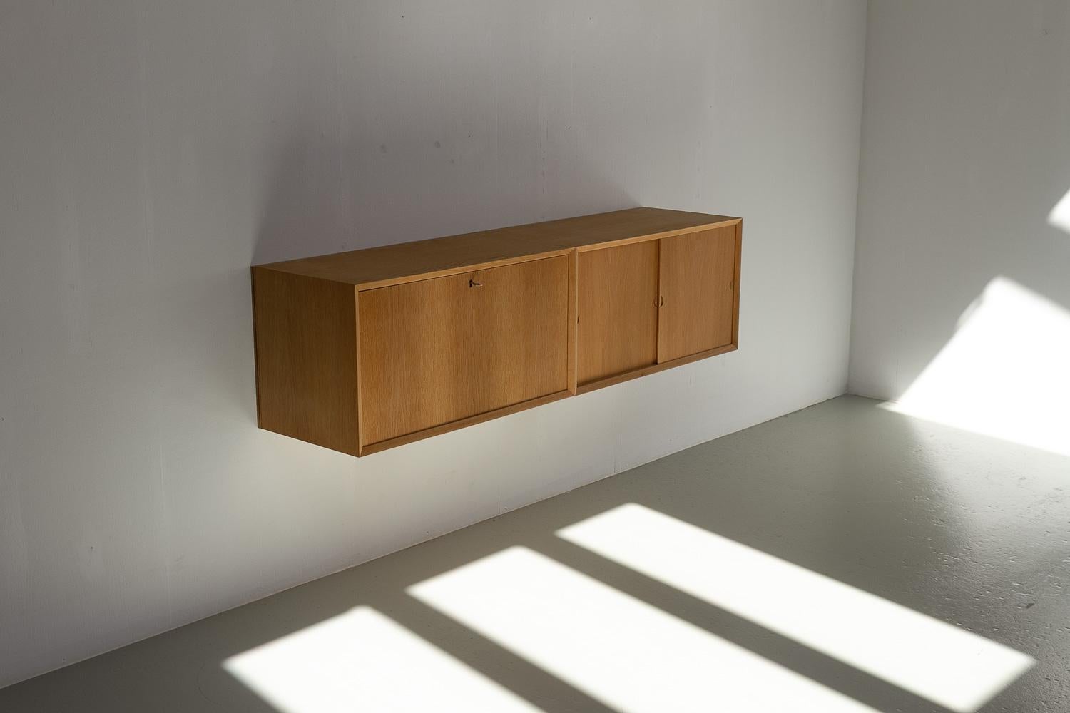 Mid-Century Modern Danish Modern Oak Floating Sideboard by Poul Cadovius for Cado 1960s. For Sale