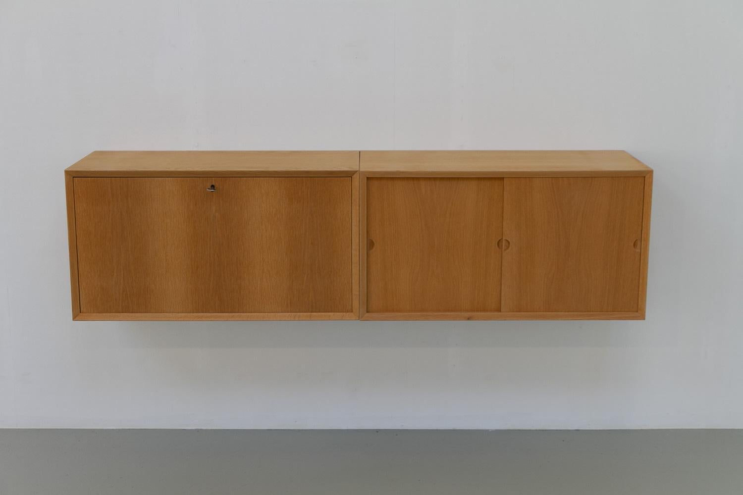 Danish Modern Oak Floating Sideboard by Poul Cadovius for Cado 1960s. In Good Condition For Sale In Asaa, DK