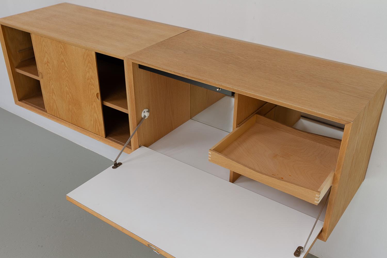 Danish Modern Oak Floating Sideboard by Poul Cadovius for Cado 1960s. For Sale 3