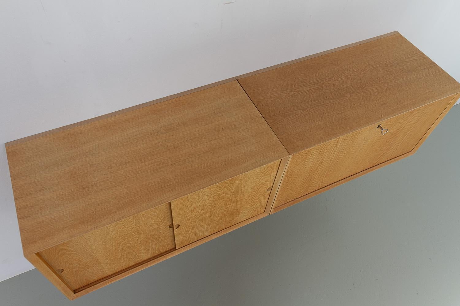 Danish Modern Oak Floating Sideboard by Poul Cadovius for Cado 1960s. For Sale 4