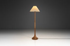 Lampada da terra moderna danese in Oak di Lisbeth Brams per Fog & Mørup, Danimarca 1960