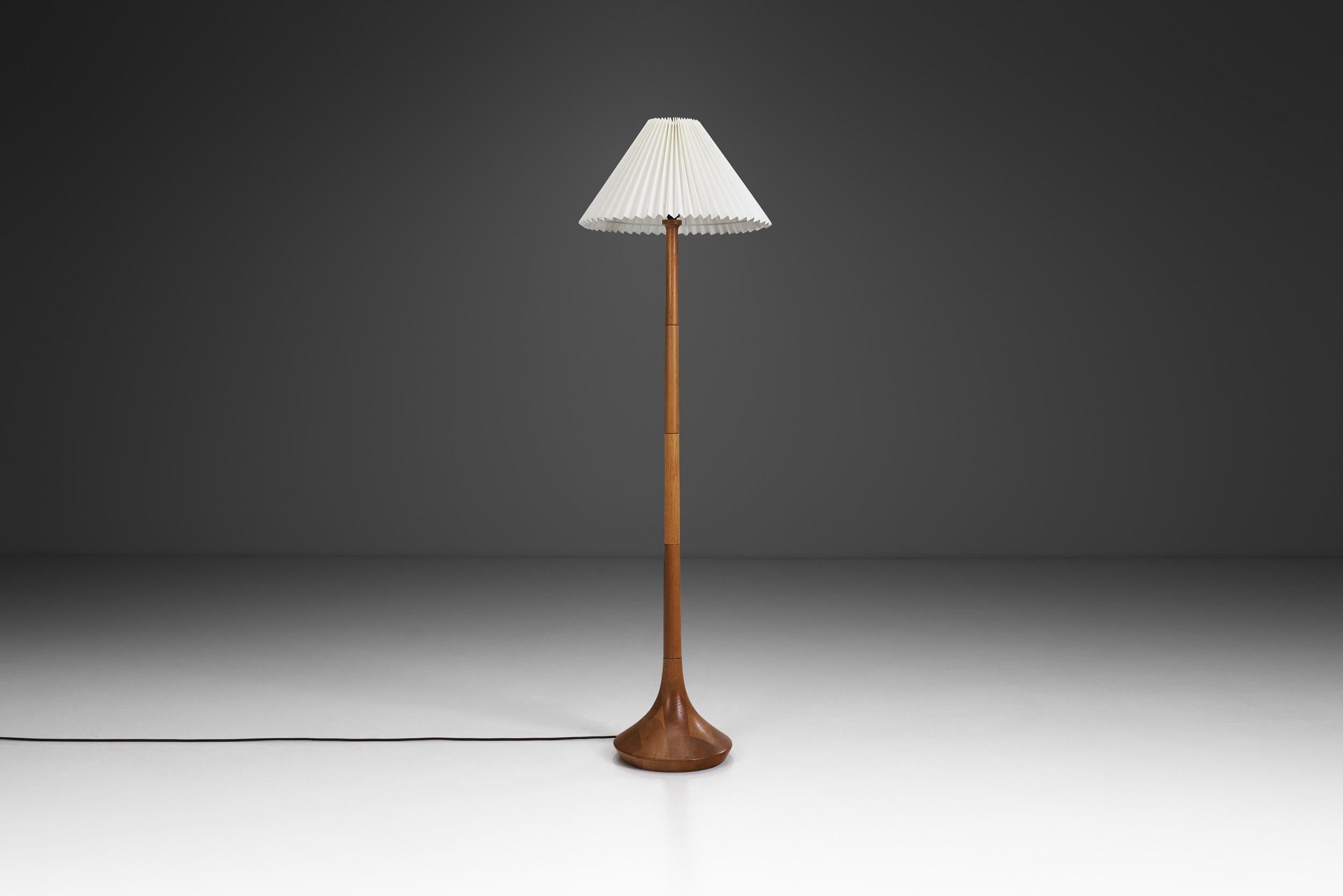 Mid-20th Century Danish Modern Oak Floor Lamp by Lisbeth Brams for Fog & Mørup, Denmark 1960s