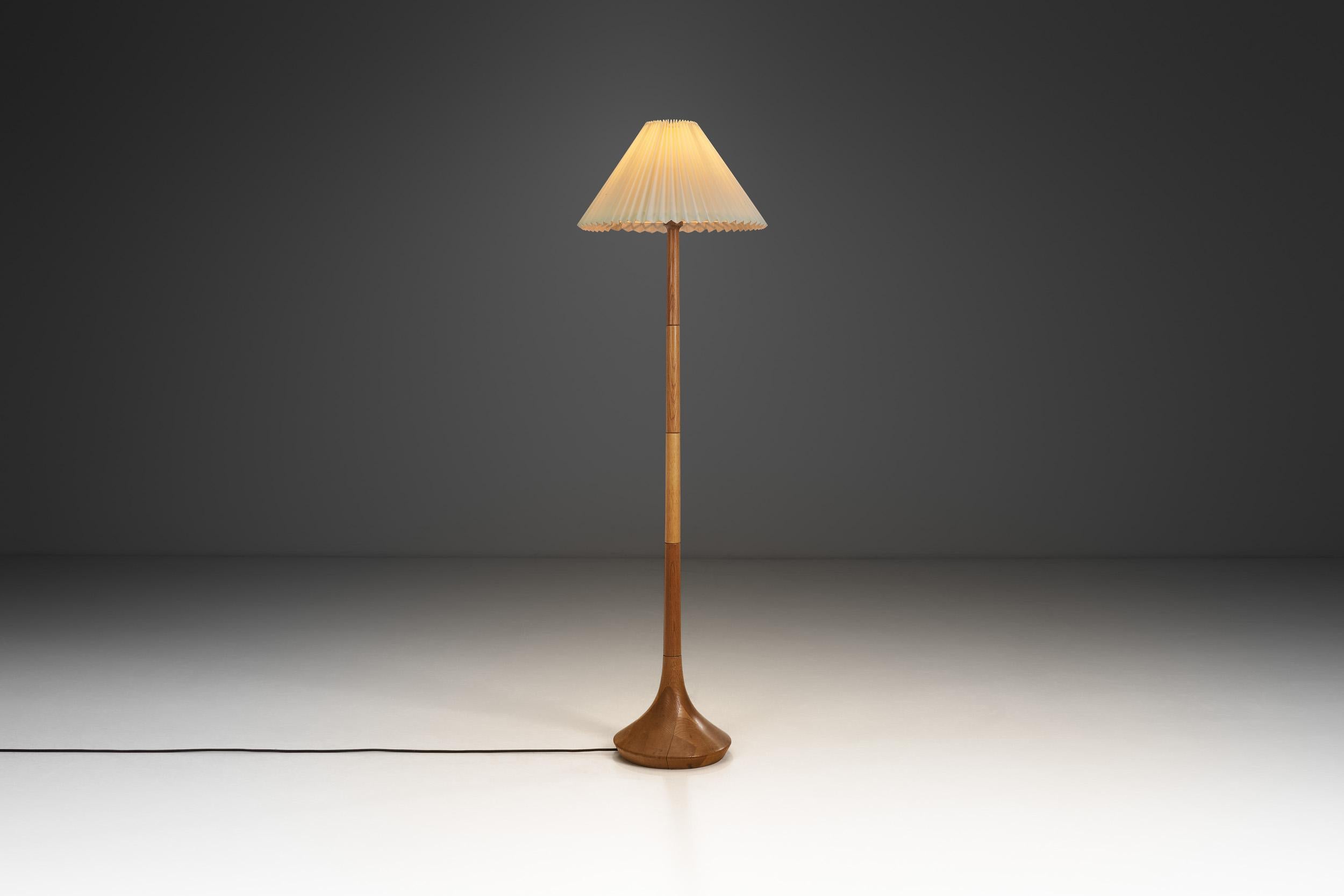 Danish Modern Oak Floor Lamp by Lisbeth Brams for Fog & Mørup, Denmark 1960s 1