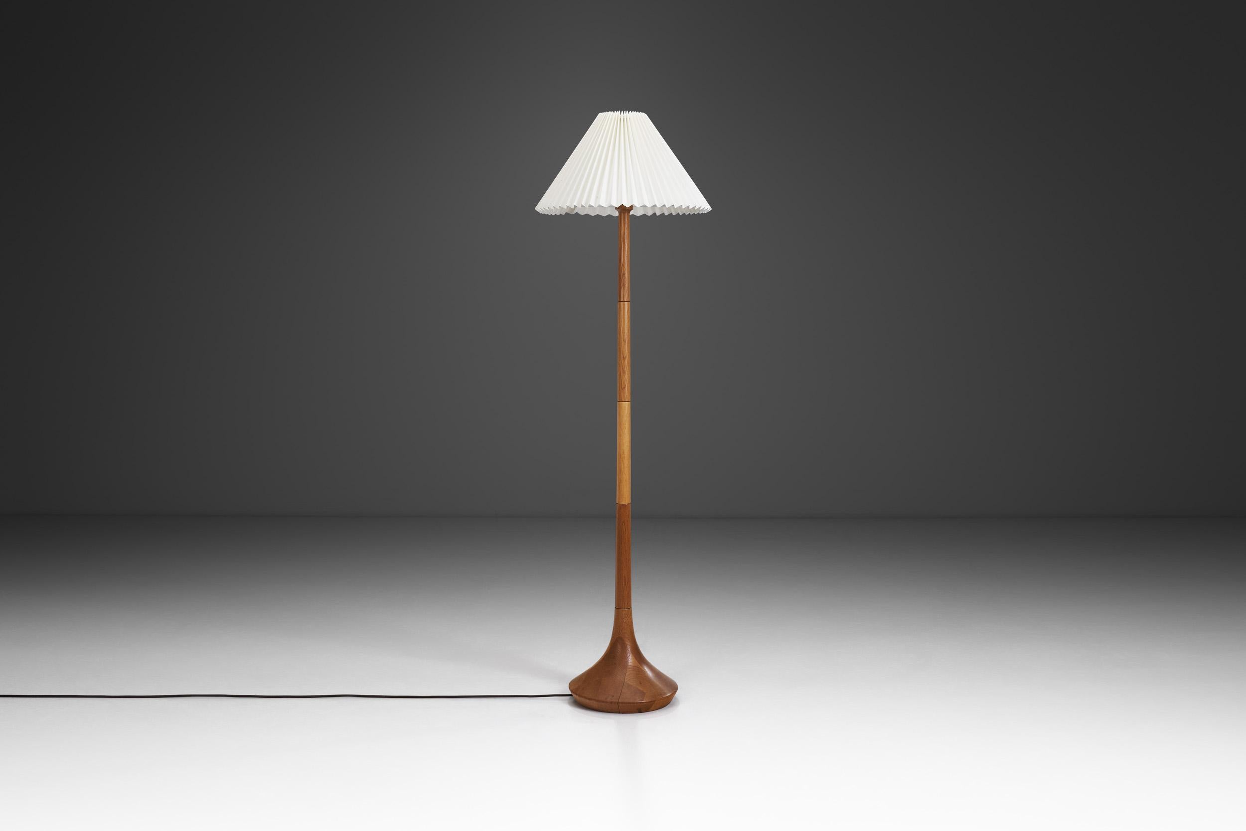 Danish Modern Oak Floor Lamp by Lisbeth Brams for Fog & Mørup, Denmark 1960s 2