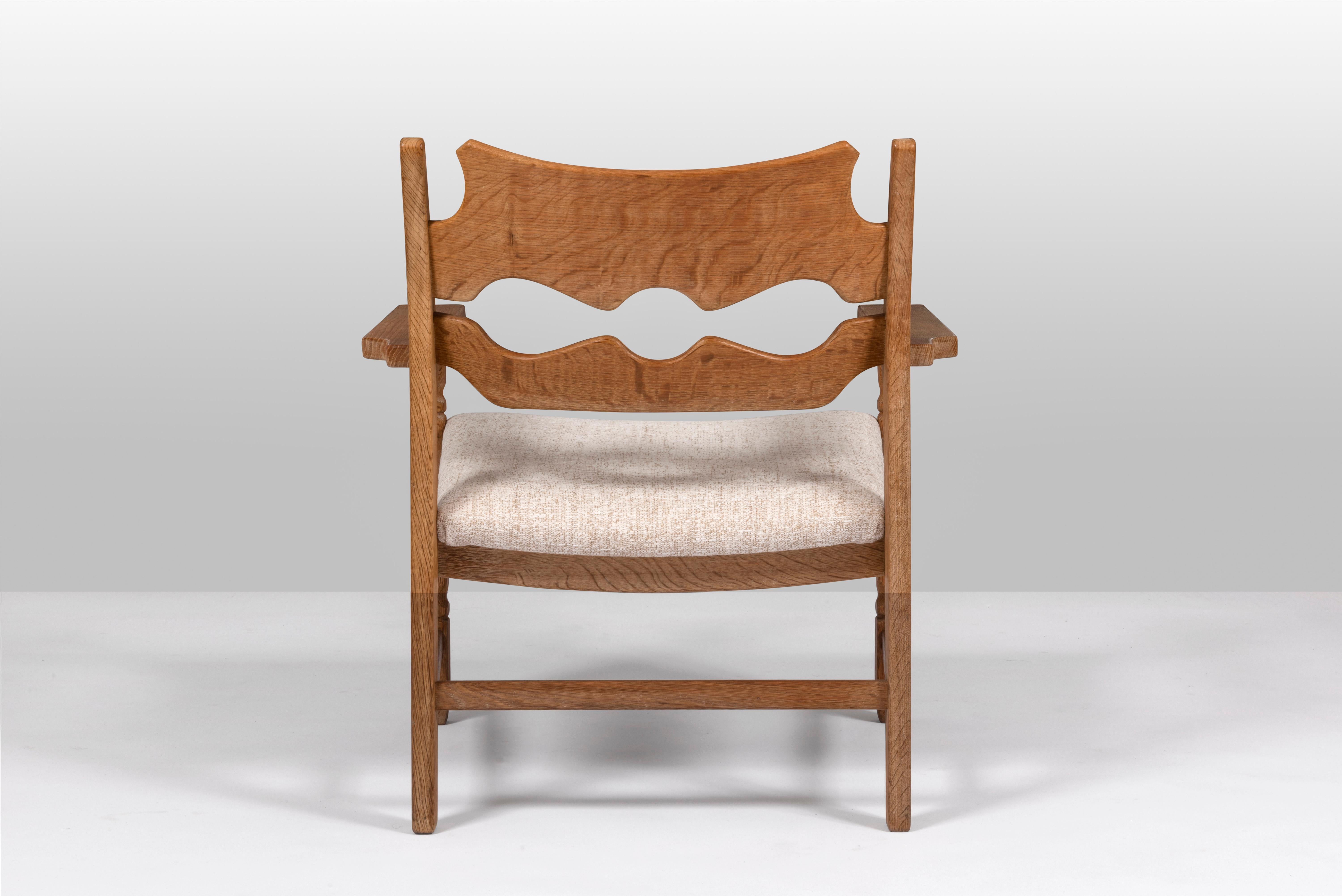 Danois Paire de fauteuils danois modernes en chêne à dossier ras du cou, années 1970 en vente