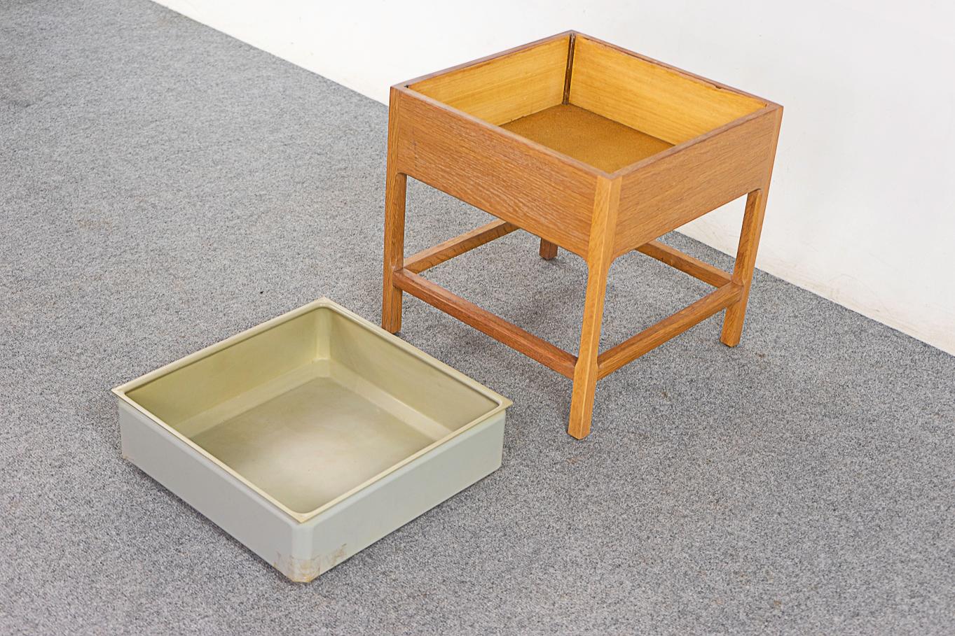 Danish Modern Oak Planter by Kai Kristiansen for Aksel Kjersgaard For Sale 4