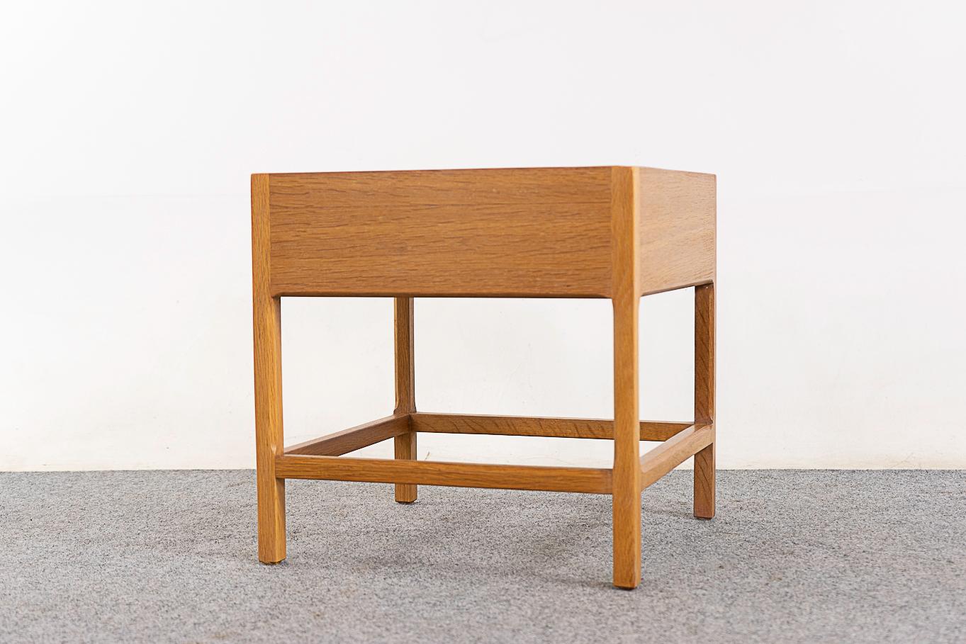 Danish Modern Oak Planter by Kai Kristiansen for Aksel Kjersgaard In Good Condition For Sale In VANCOUVER, CA