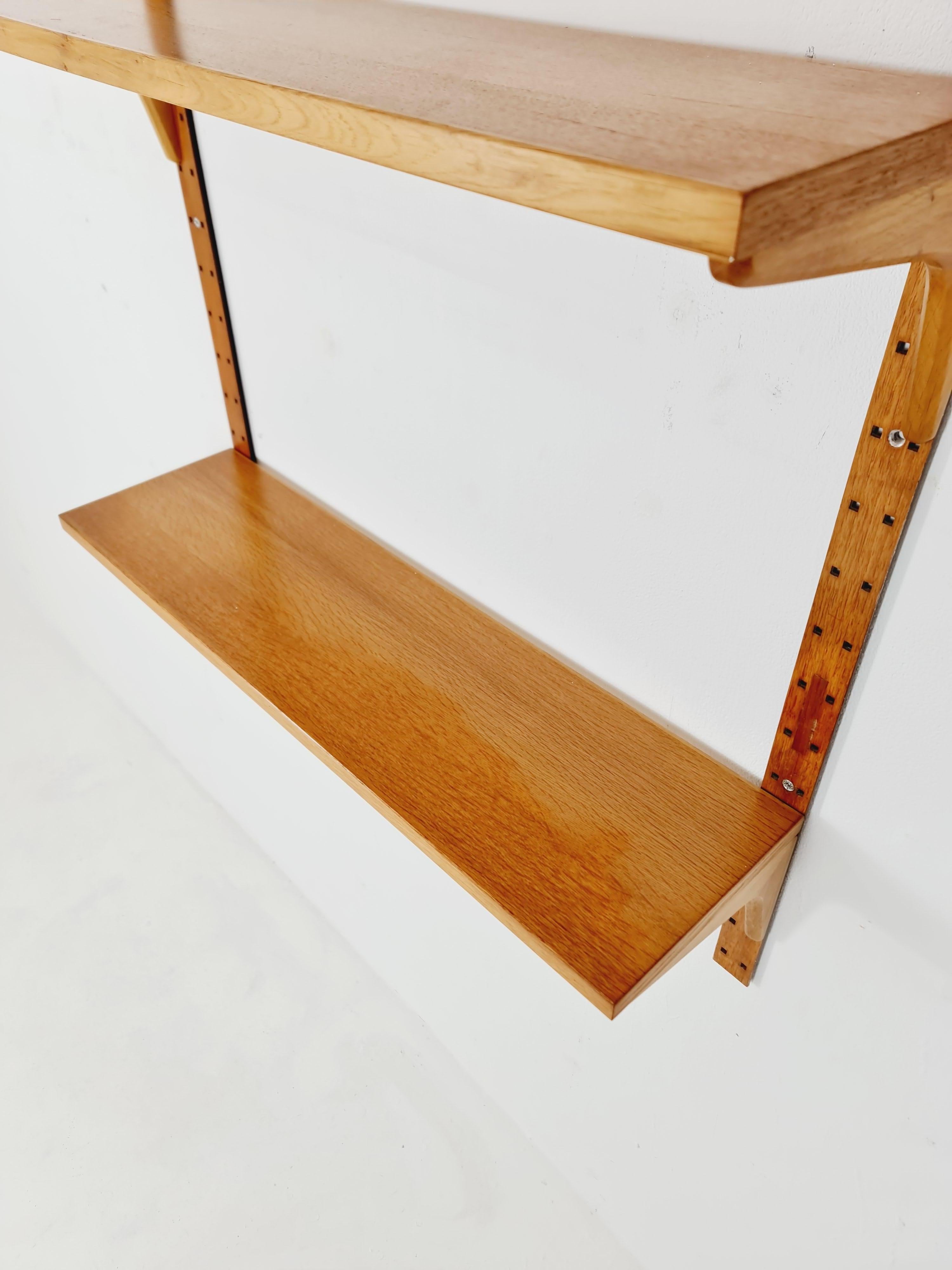 Metà XX secolo Sistema di scaffali moderni danesi in Oak di Hansen & Guldborg Mobler, Danimarca, anni '60 in vendita
