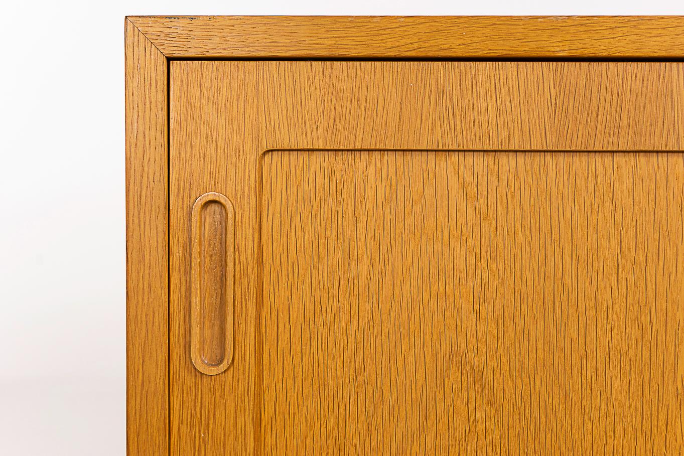 Danish Modern Oak Sideboard by Hundevad For Sale 1