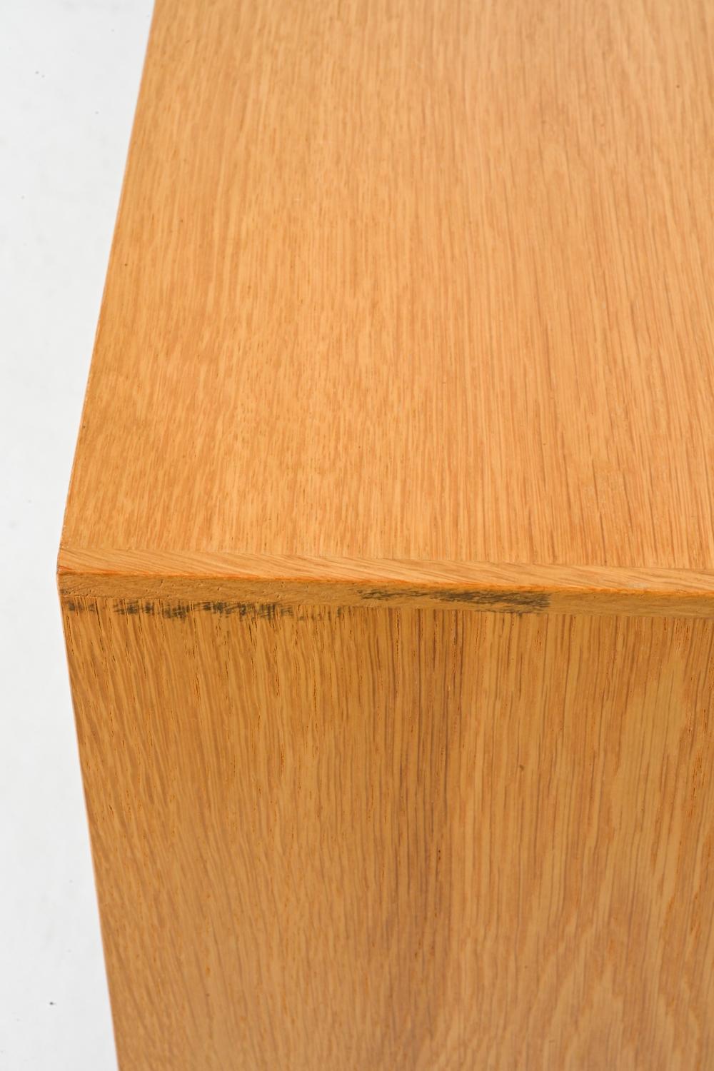 Aparador moderno danés de roble de H.W. Klein, alrededor de 1980 en venta 9