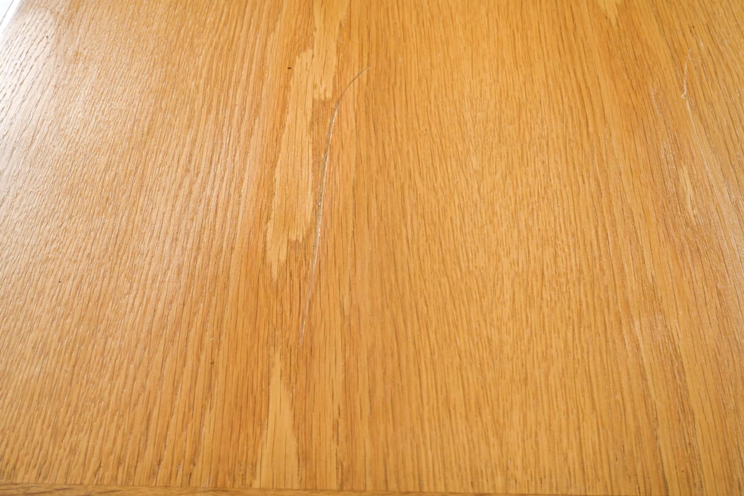 Aparador moderno danés de roble de H.W. Klein, alrededor de 1980 en venta 12
