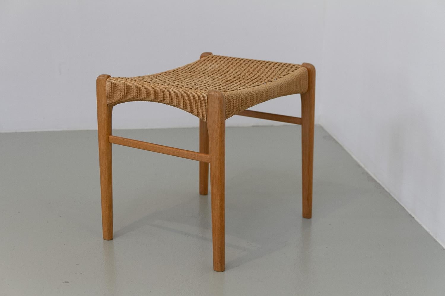 Danish Modern Oak and Papercord Stool by Peder Kristensen for Glyngøre Stolefabrik, 1960s.
Danish Mid-Century Modern footstool in solid oak with woven Danish paper cord seat Model No. 85. Designed by Peder Kristensen for Glyngøre Stolefabrik,