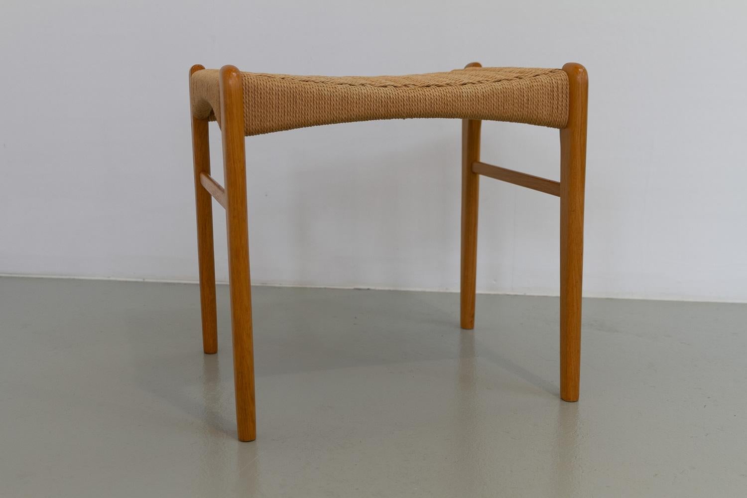 Dänischer moderner Eichenhocker von Peder Kristensen für Glyngøre Stolefabrik, 1960er Jahre. (Skandinavische Moderne) im Angebot