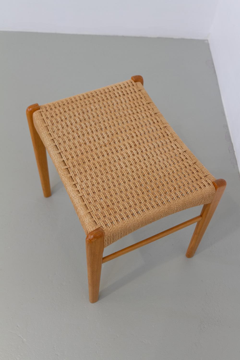 Dänischer moderner Eichenhocker von Peder Kristensen für Glyngøre Stolefabrik, 1960er Jahre. (Mitte des 20. Jahrhunderts) im Angebot