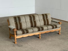 Canapé trois places moderne danois en Oak, Henning Kjærnulf, années 1960
