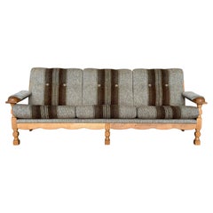 Canapé trois places moderne danois en Oak, Henning Kjærnulf, années 1960
