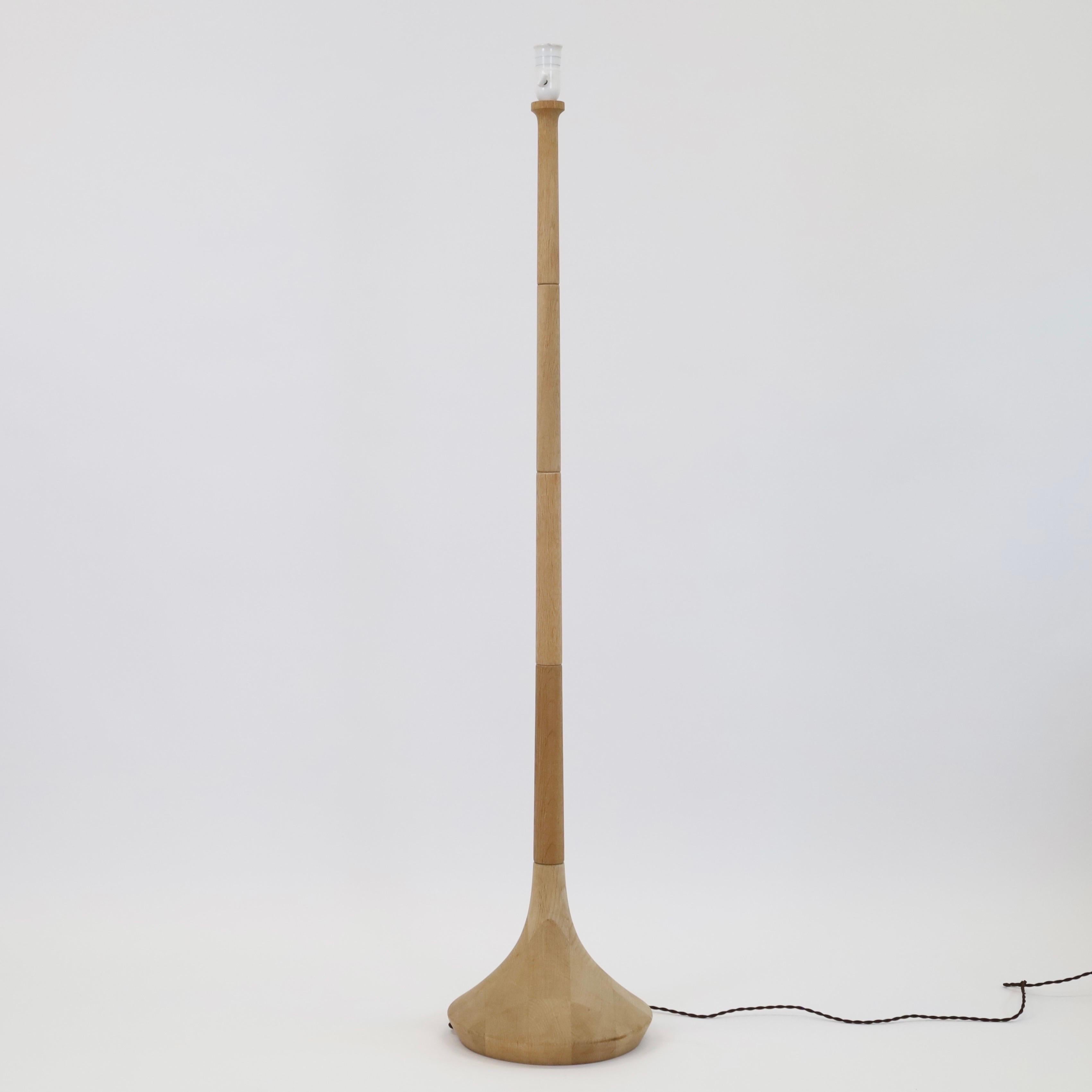 Lampada da terra moderna danese in legno di Oak di Lisbeth Brams, 1960, Danimarca in vendita 4
