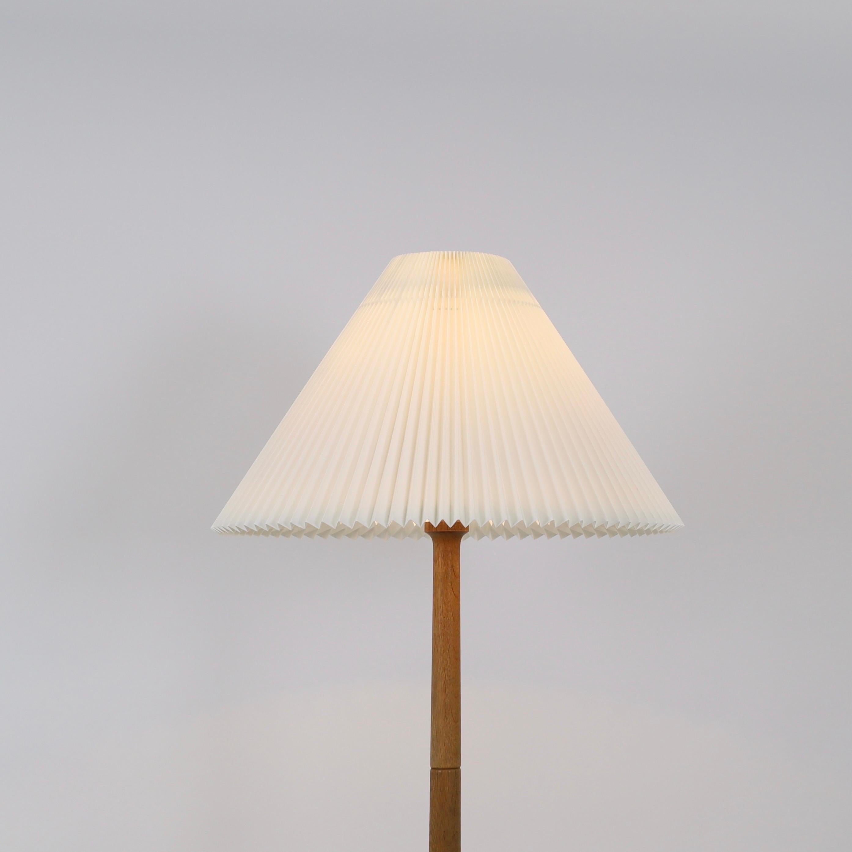 Mid-20th Century Danish Modern oak wood floor lamp by Lisbeth Brams, 1960s, Denmark For Sale