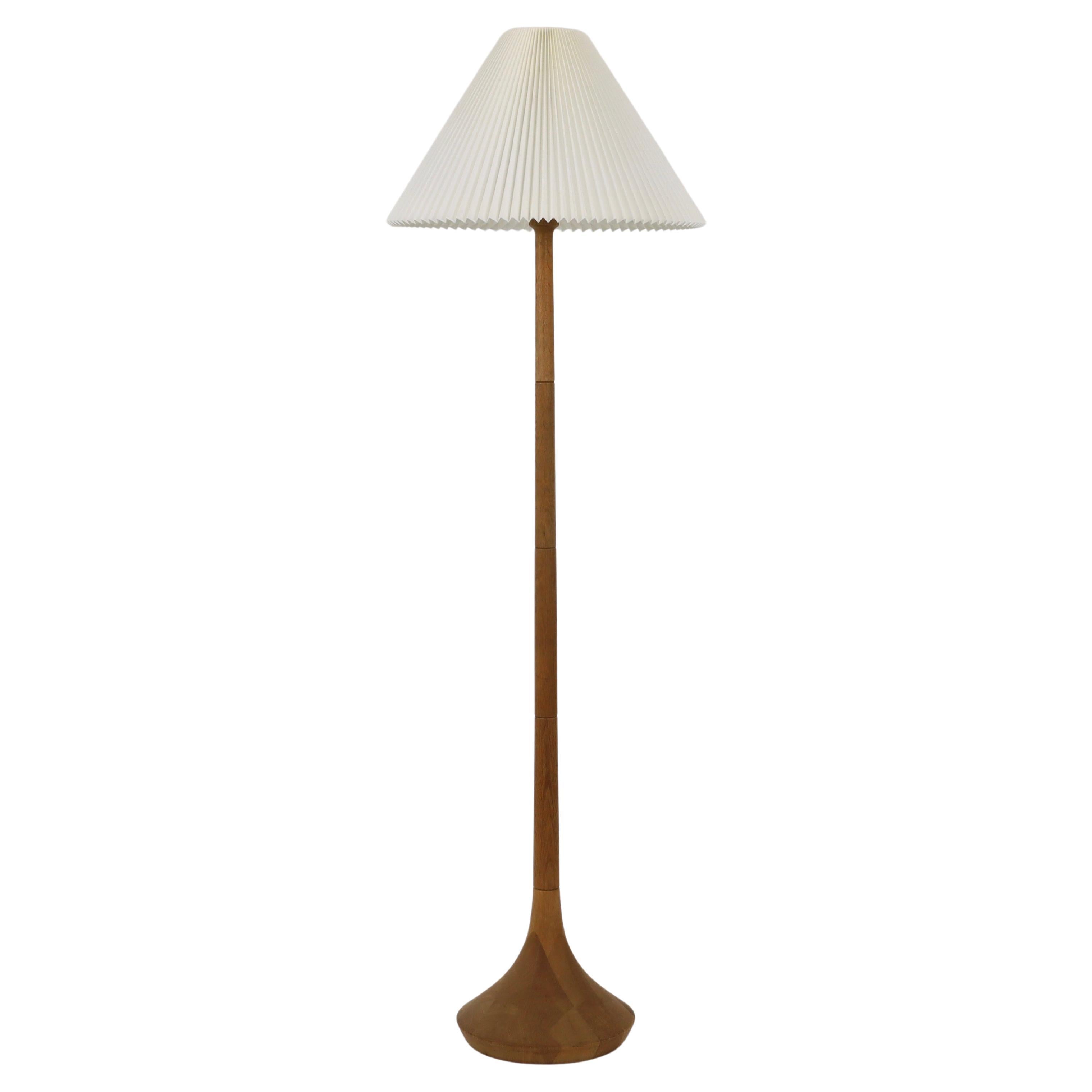 Danish Modern oak wood floor lamp by Lisbeth Brams, 1960s, Denmark For Sale