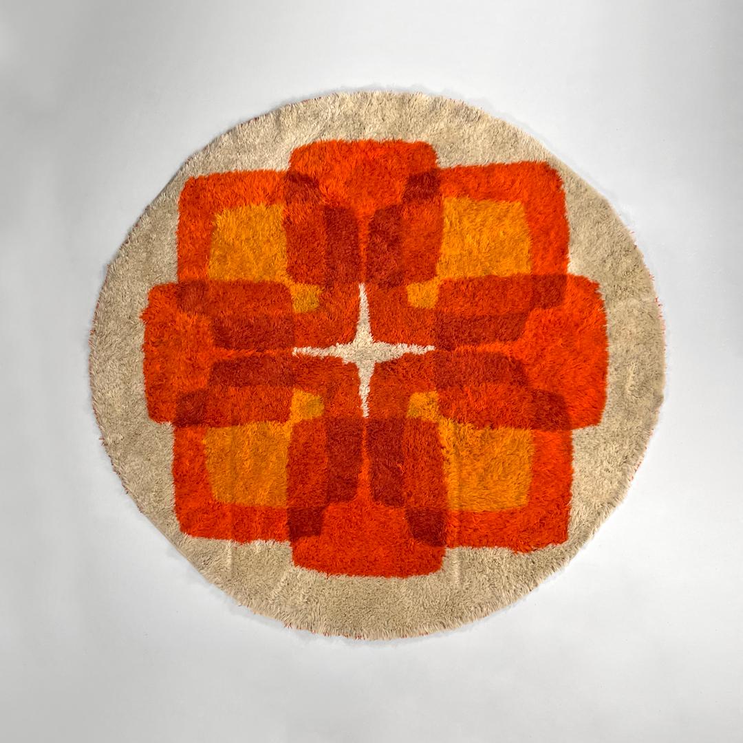 Dänischer moderner oranger und roter runder Teppich Rya von Højer Eksport Wilton, 1970er im Zustand „Gut“ im Angebot in MIlano, IT