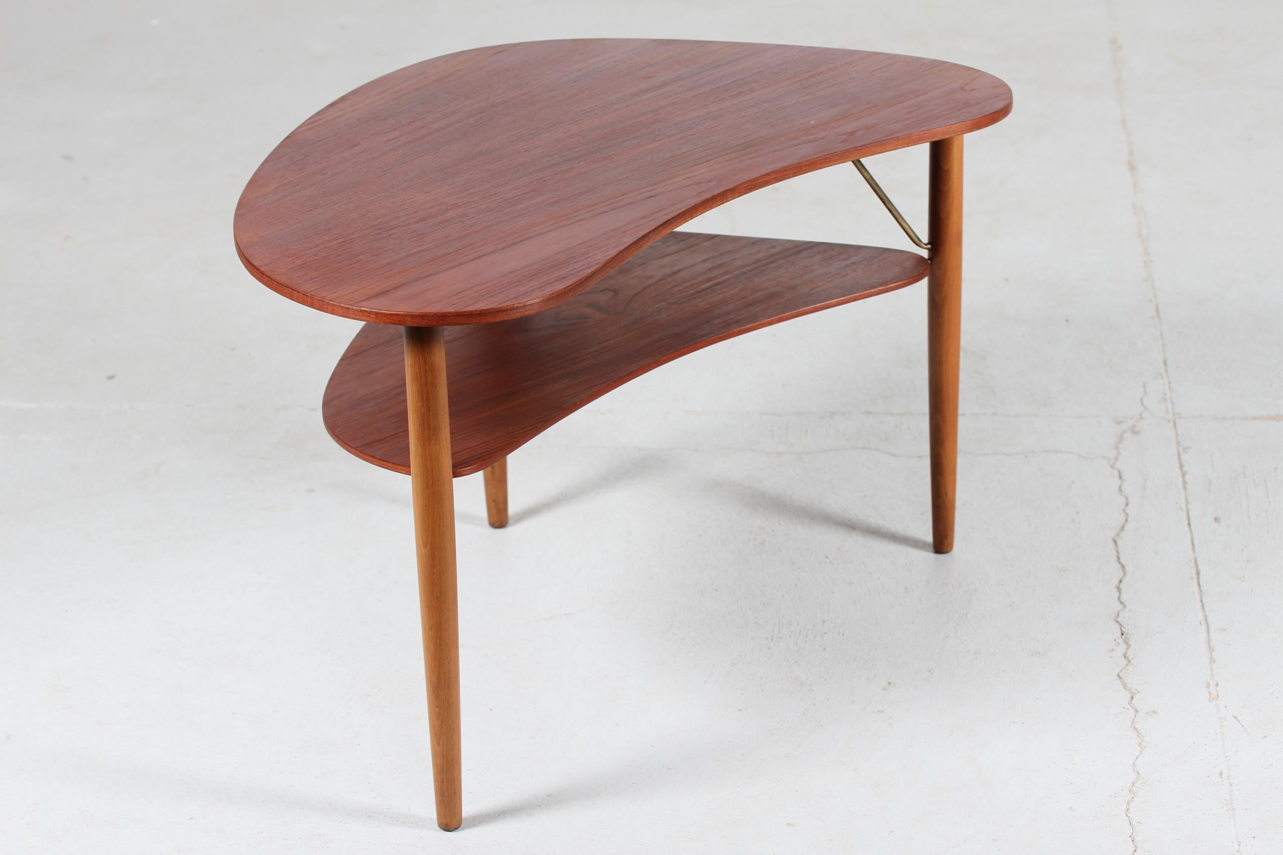 Dänischer moderner organisch geformter dänischer Couchtisch aus Teakholz und Buche, Dänemark, 1950er Jahre (Moderne der Mitte des Jahrhunderts) im Angebot