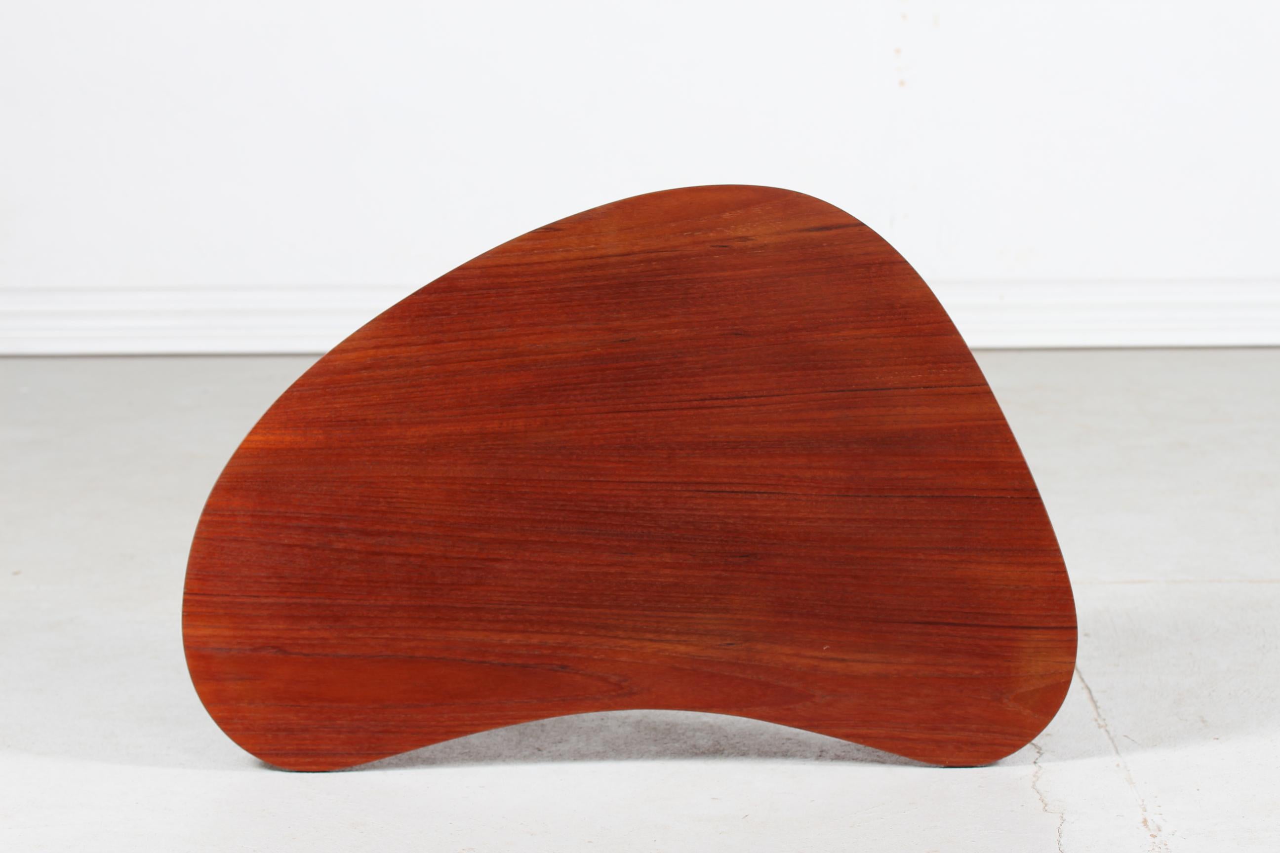 Danish Modern Organically Shaped Coffee Table of Teak and Beech, Denmark, 1950s For Sale 1